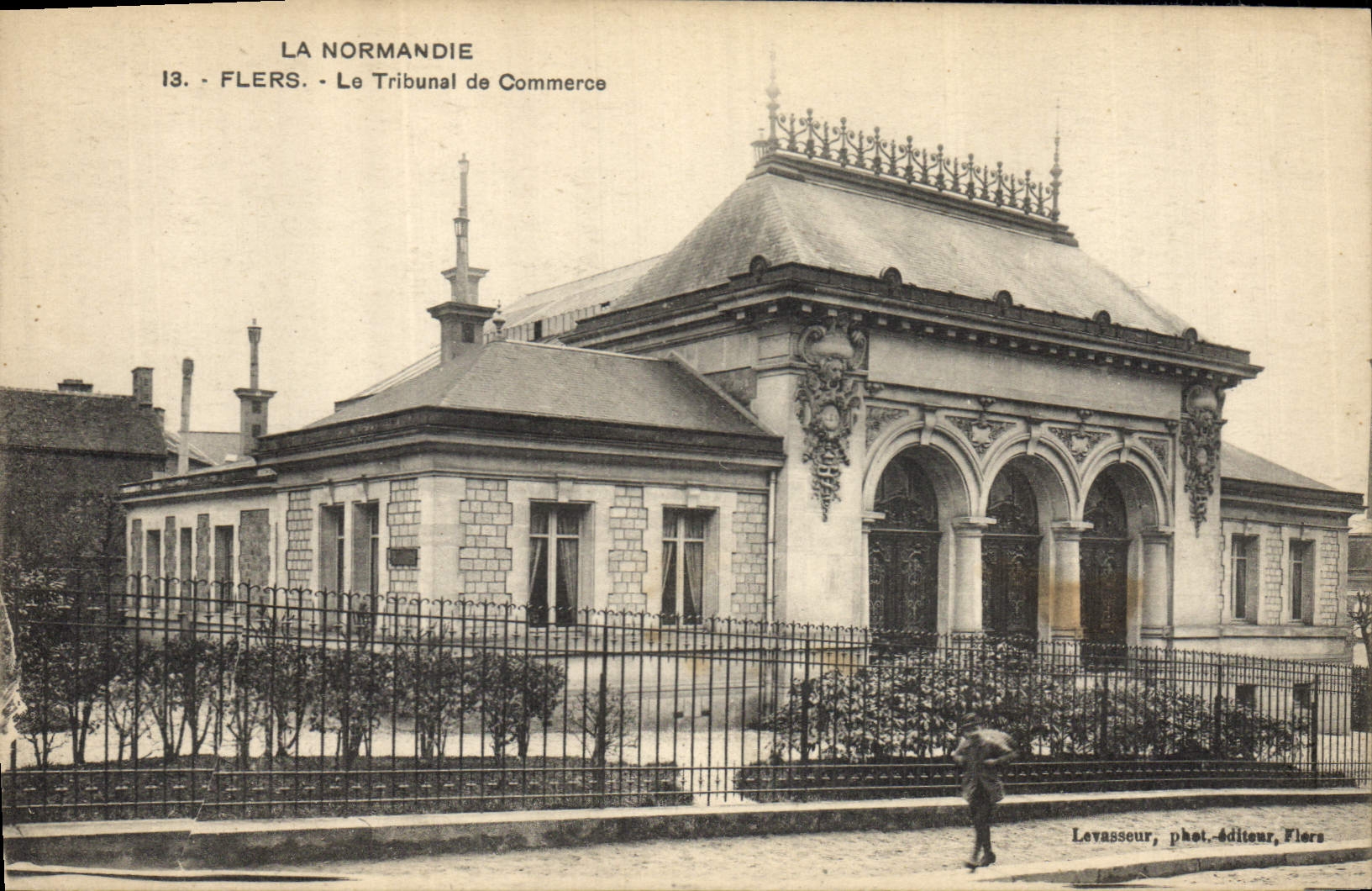 CPA La Normandie Flers Le Tribunal de Commerce 
