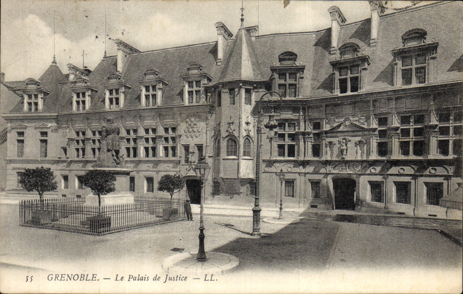 CPA Grenoble Le Palais de Justice 