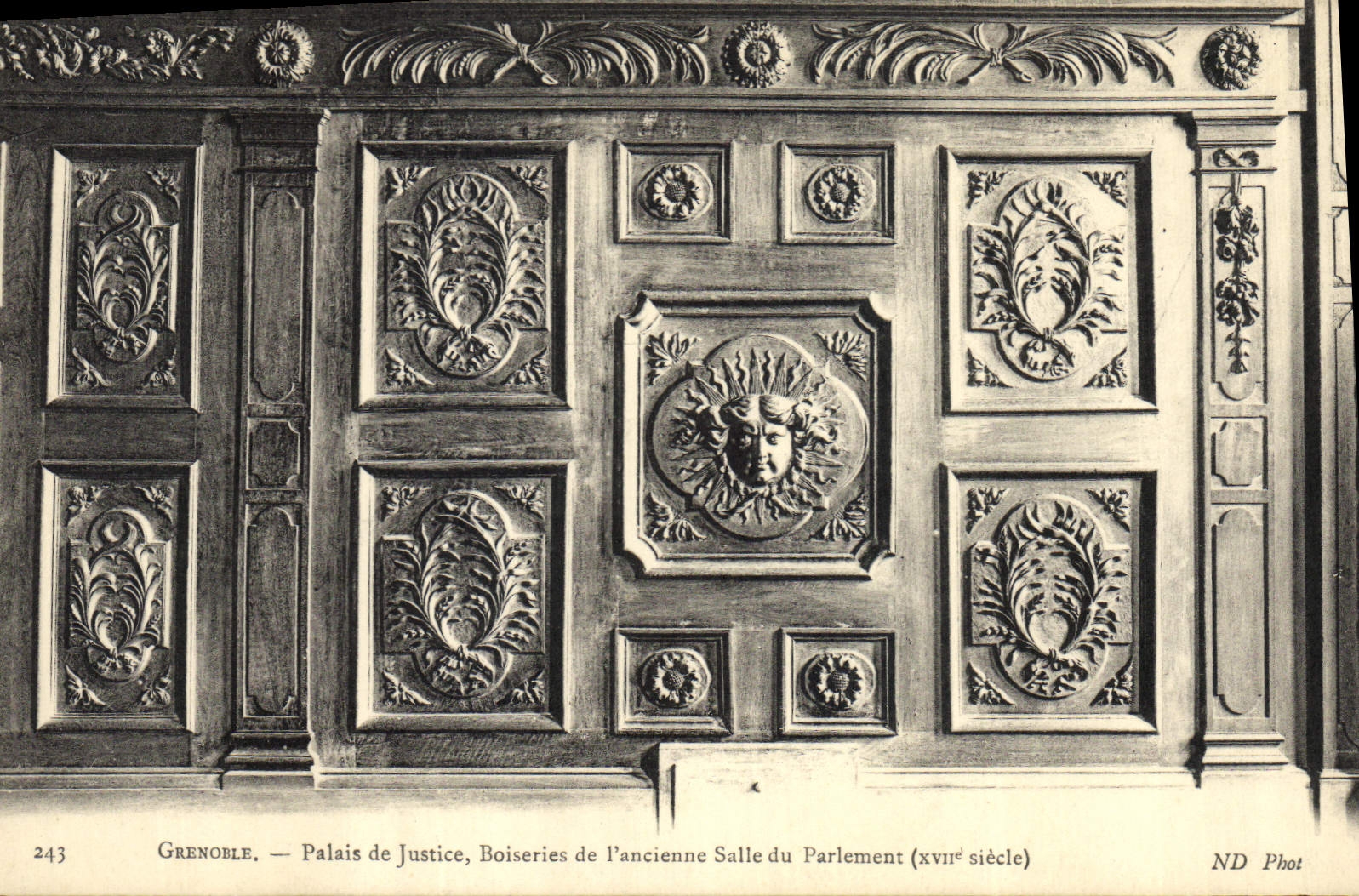 CPA Grenoble Palais de Justice Boiseries de l'ancienne Salle du Parlement (XVII siecle) 