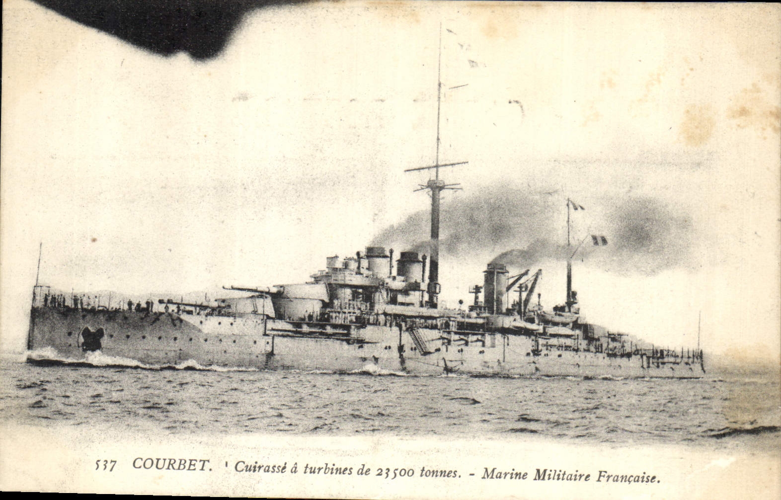 CPA Bateau de Guerre Courbet Cuirasse a turbines de 23500 tonnes Marine Militaire Francaise 