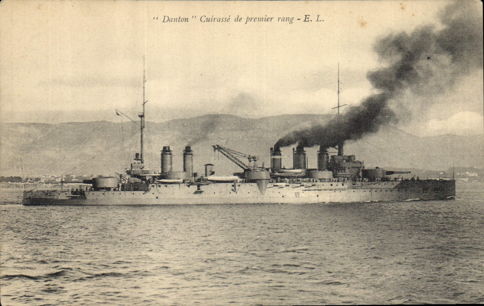 CPA Bateau de Guerre Danton cuirasse de premier rang 