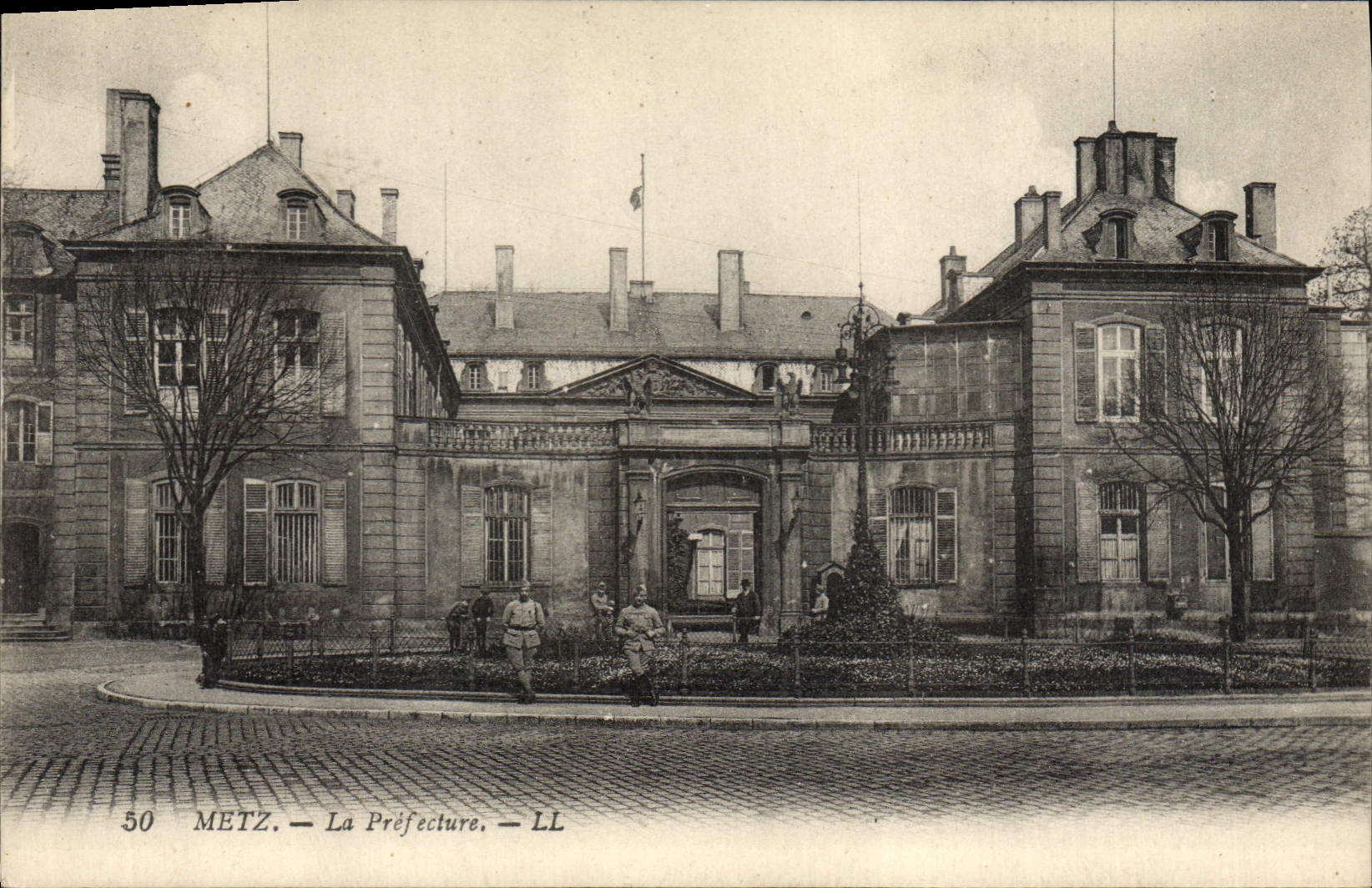 CPA Metz La Prefecture 