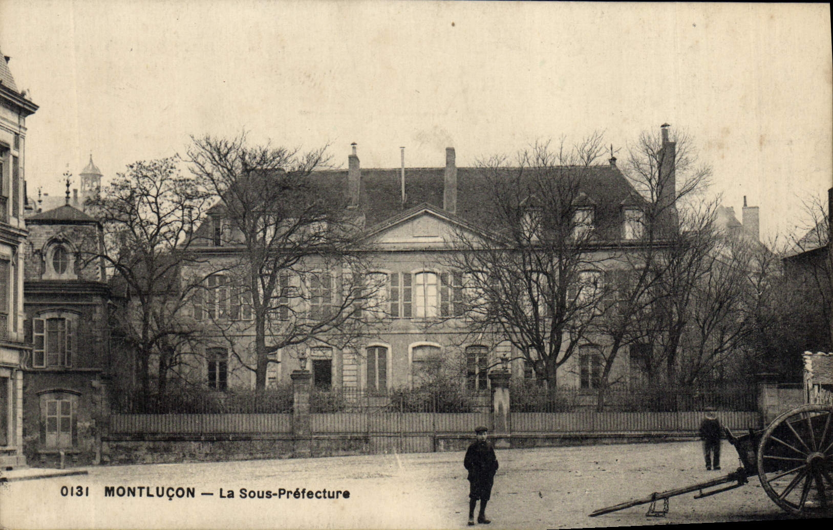 CPA Montlucon La Sous Prefecture 