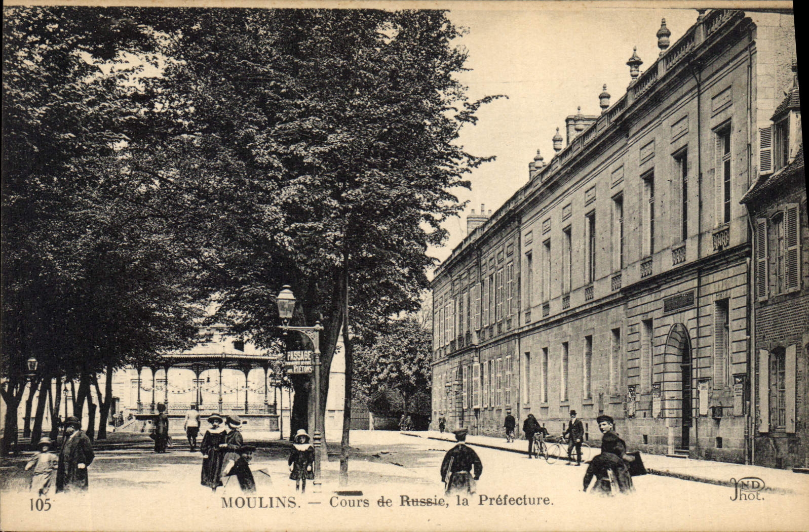 CPA Moulins Cours de Russie la Prefecture 