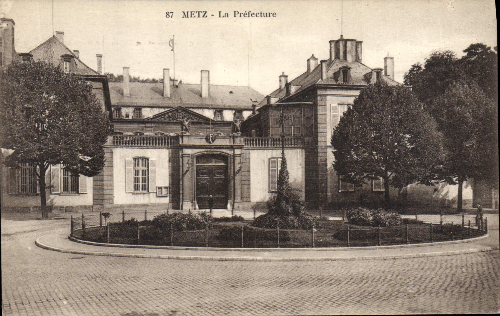 CPA Metz La Prefecture 
