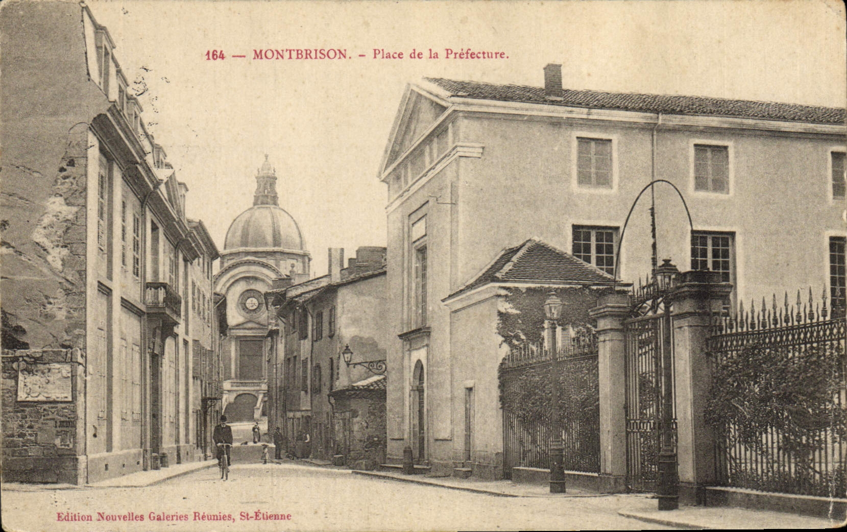 CPA Montbrison Place de la Prefecture 