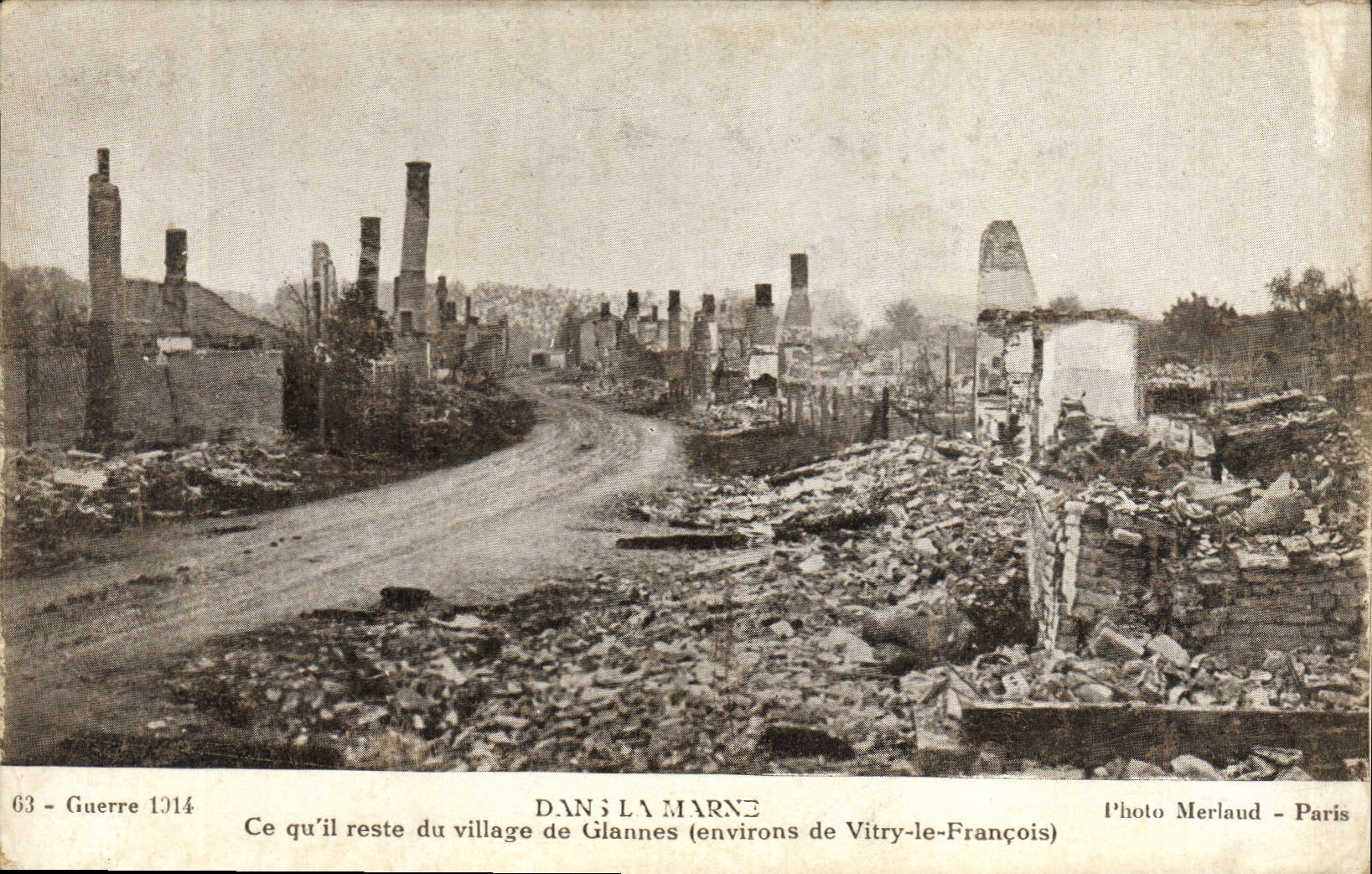 CPA Militaria Dans la Marne Ce qu'il reste du village de Glannes (environs de Vitry le Francois) 