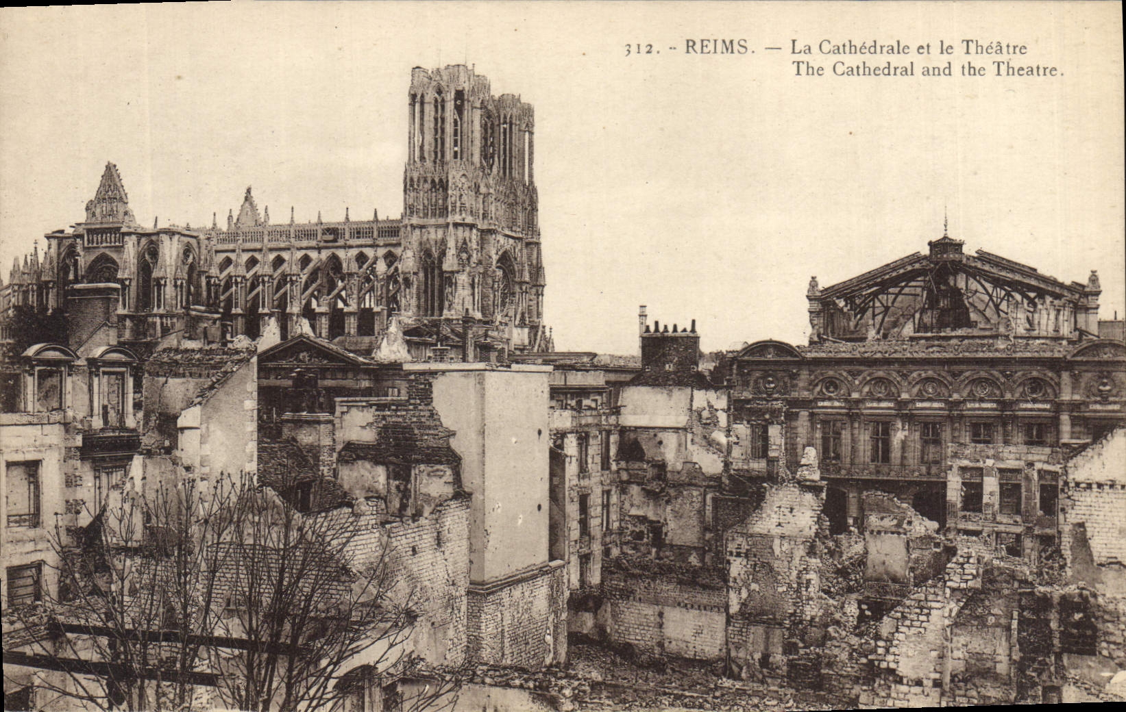 CPA Militaria Reims La Cathedrale et le Theatre 
