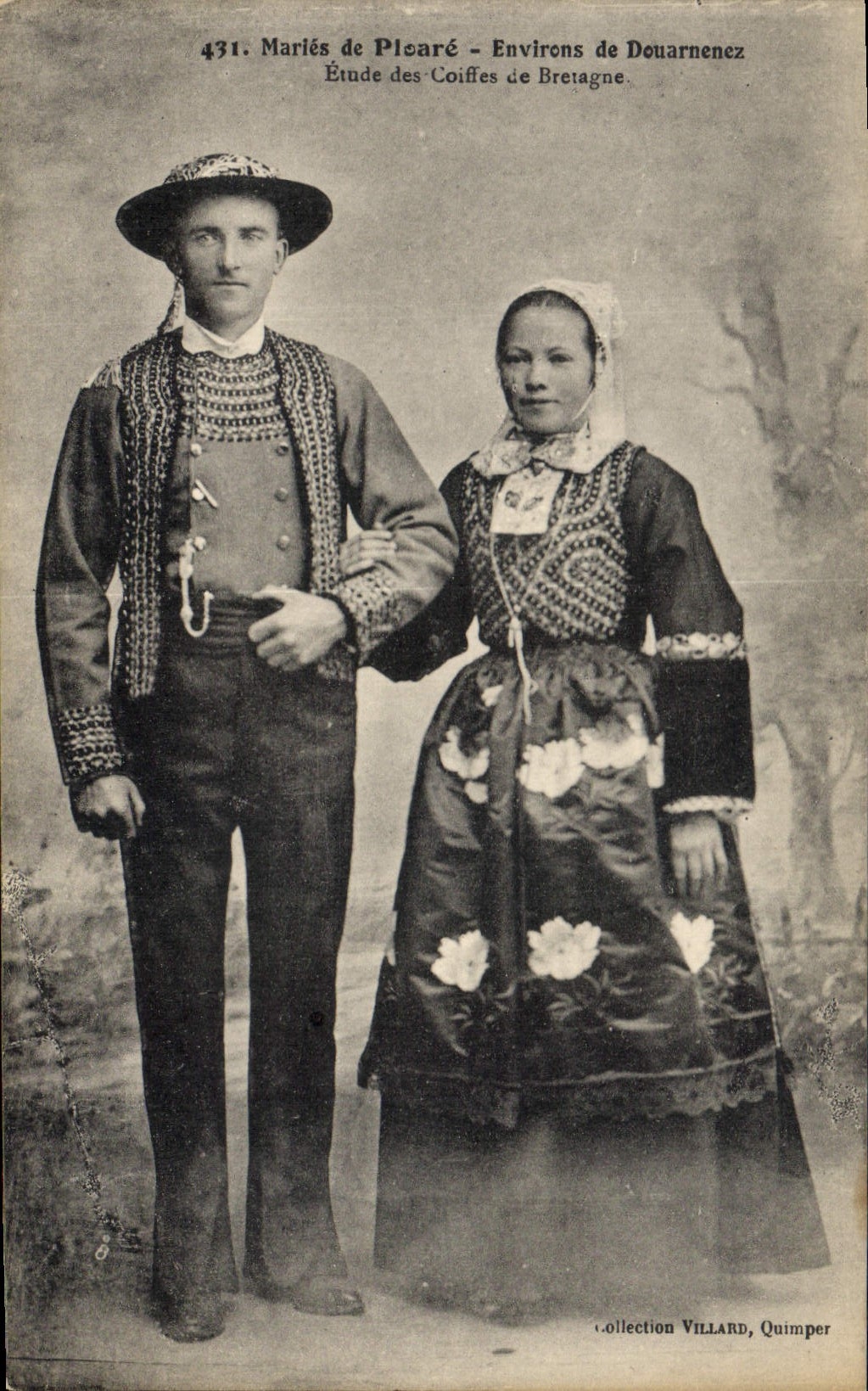 CPA Folklore Maries de Ploare Environs de Douarnenez Etude des Coiffes de Bretagne Mariage