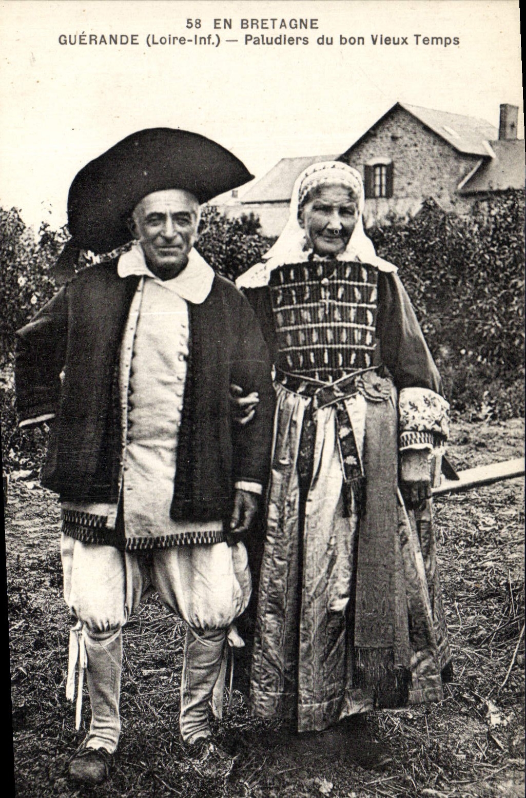 CPA Folklore En Bretagne Guerande (loire inf) Paludiers du bon Vieux Temps 