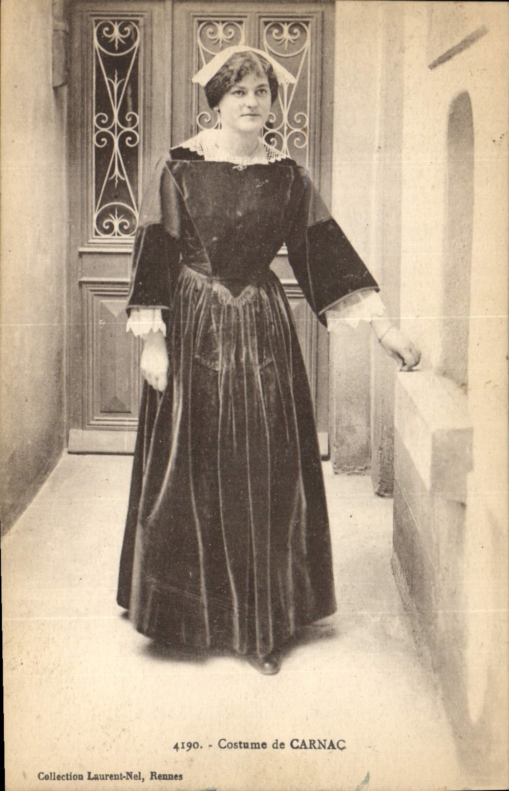 CPA Folklore Costume de Carnac 