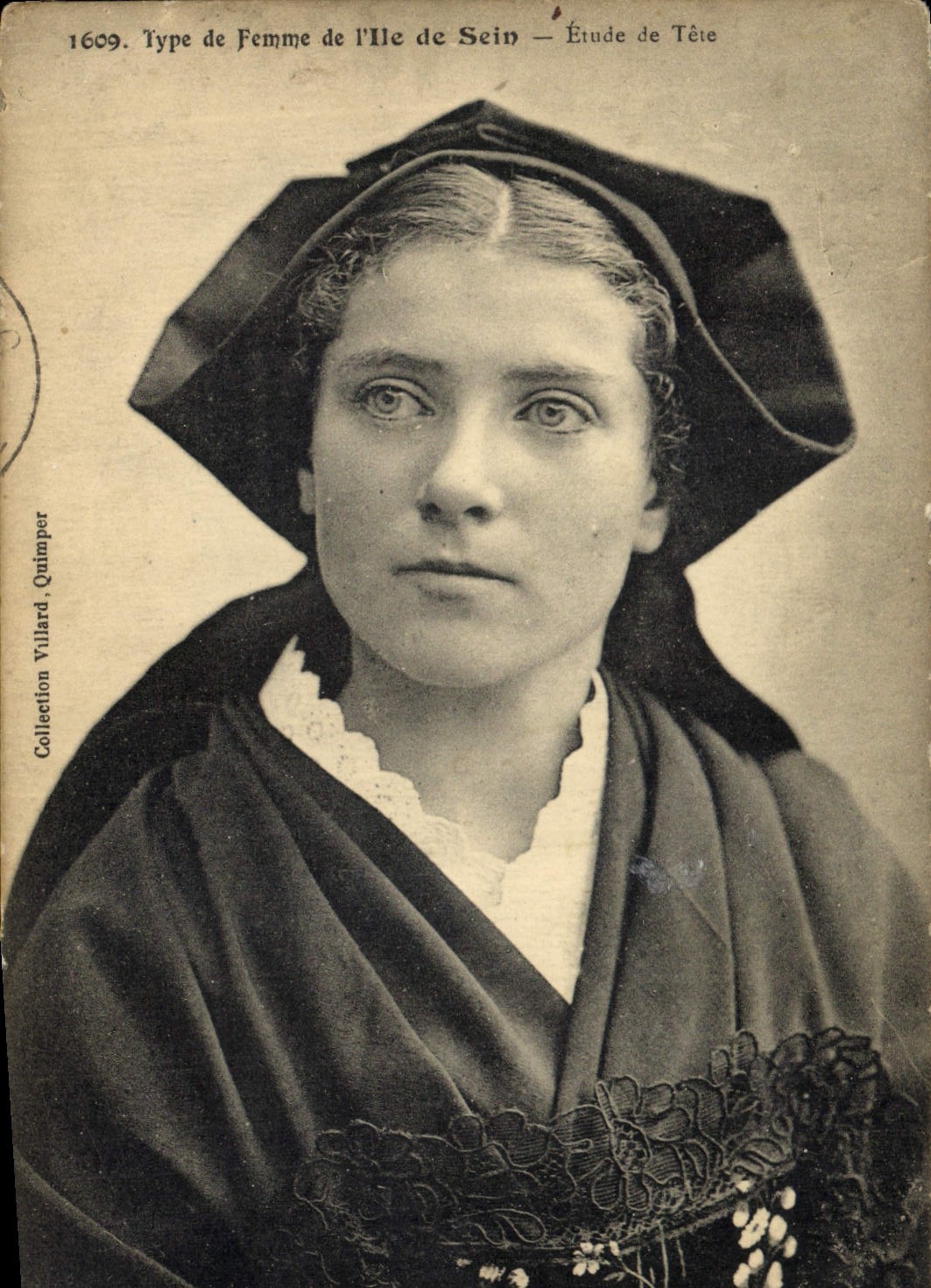 CPA Folklore  Type de Femme de L'Ile de Sein Etude de Tete 