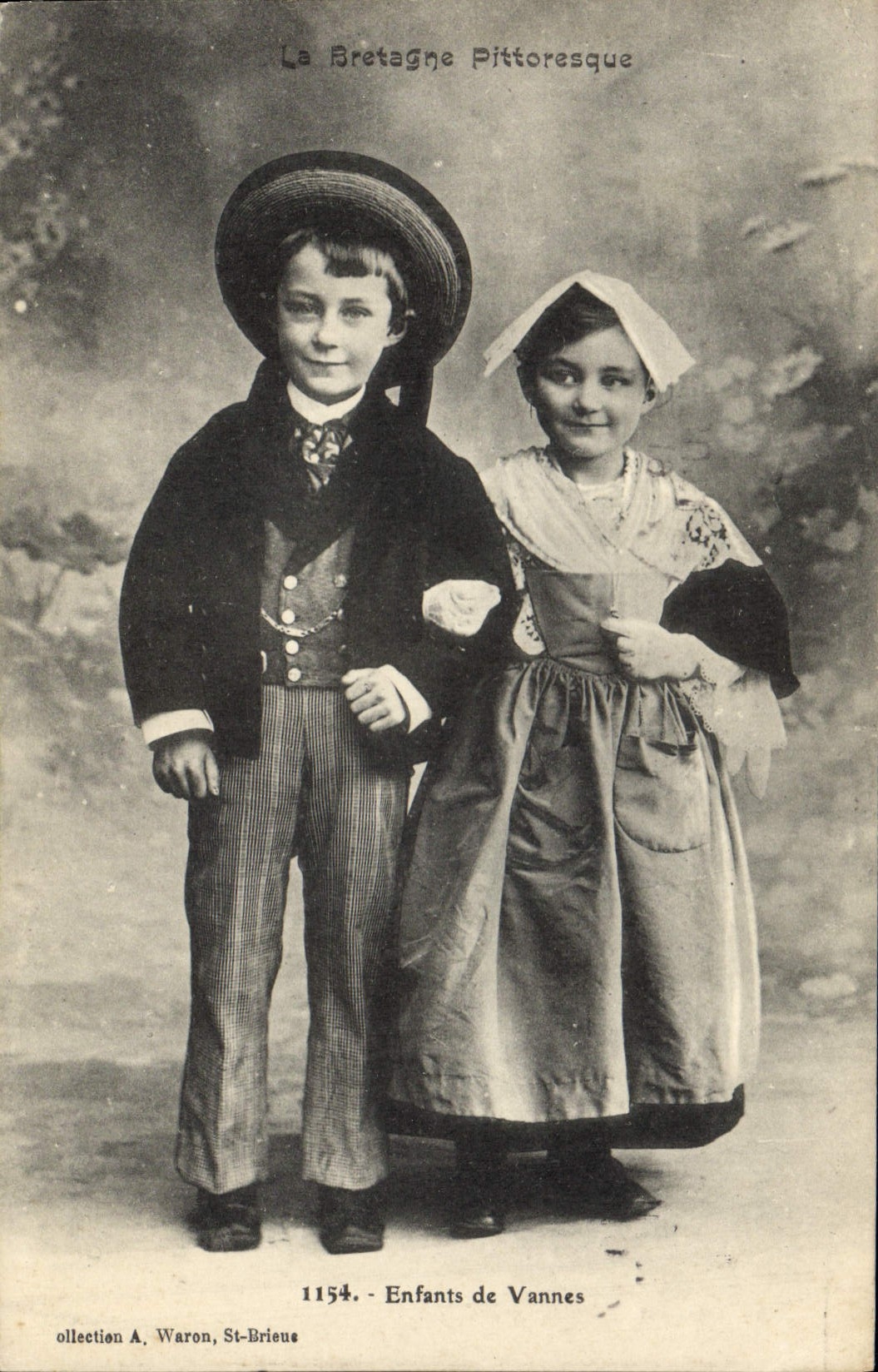 CPA Folklore  La Bretagne Pittoresque Enfants de Vannes 