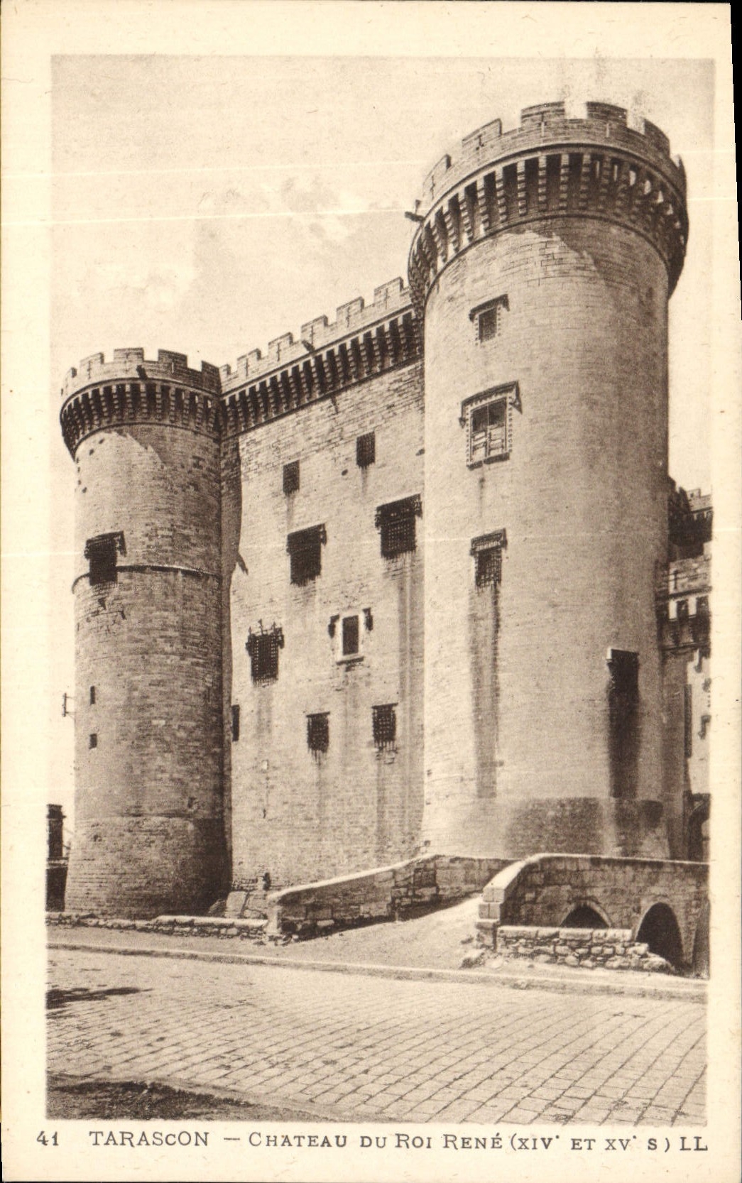 CPA Tarascon Chateau du roi Rene (XIV et XV s) 