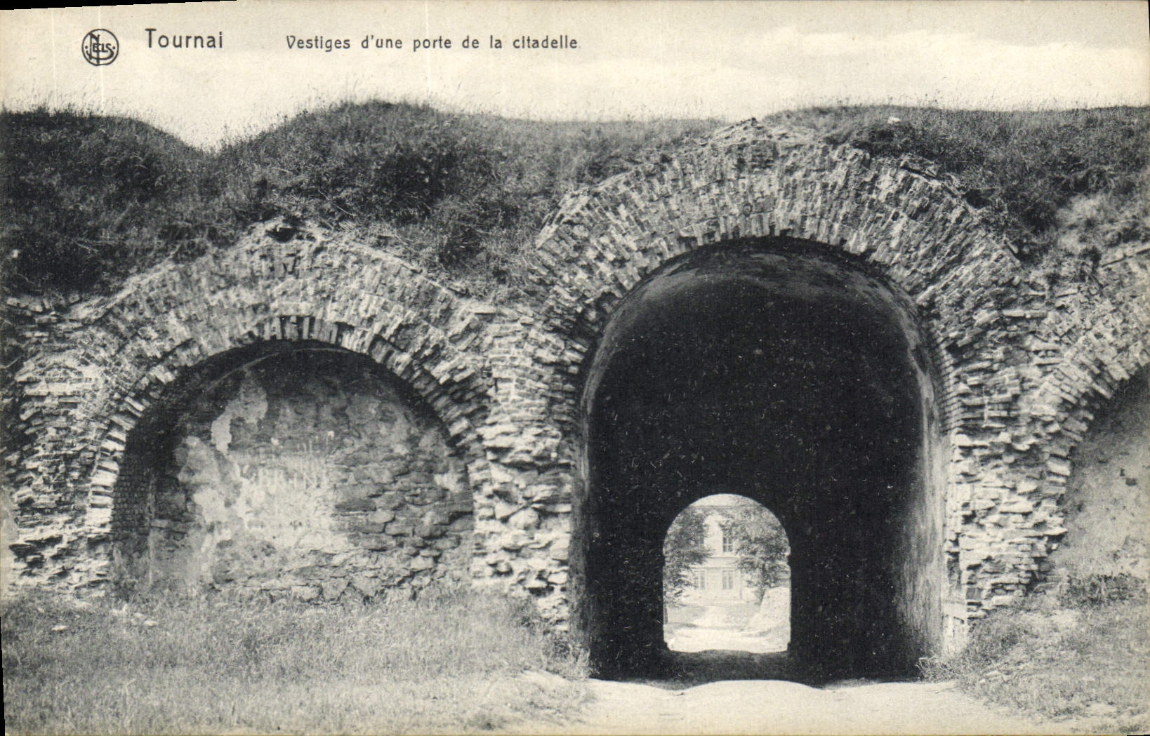 CPA Tournal Vestiges d'une porte de la citadelle