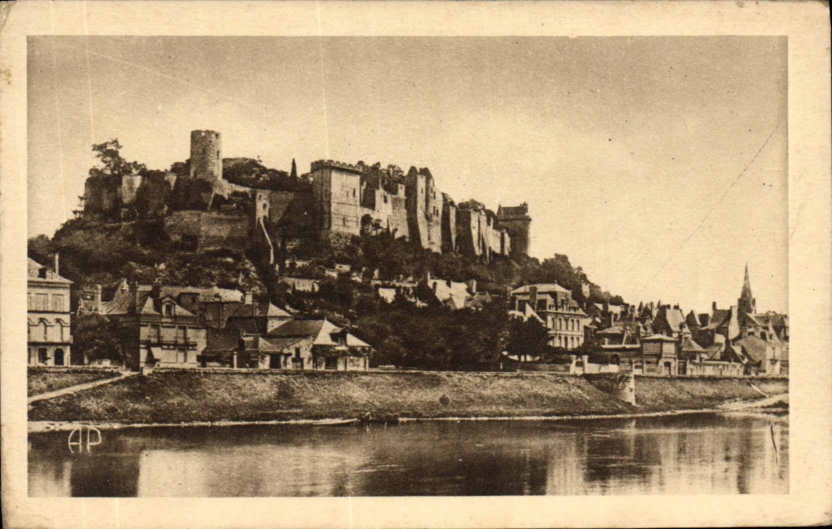 CPA Chinon Ruines du Chateau 