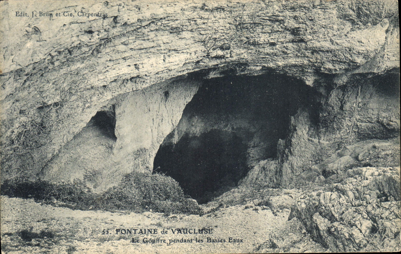 CPA Fontaine de Vaucluse Le Gouffre pendant les Basses Eaux