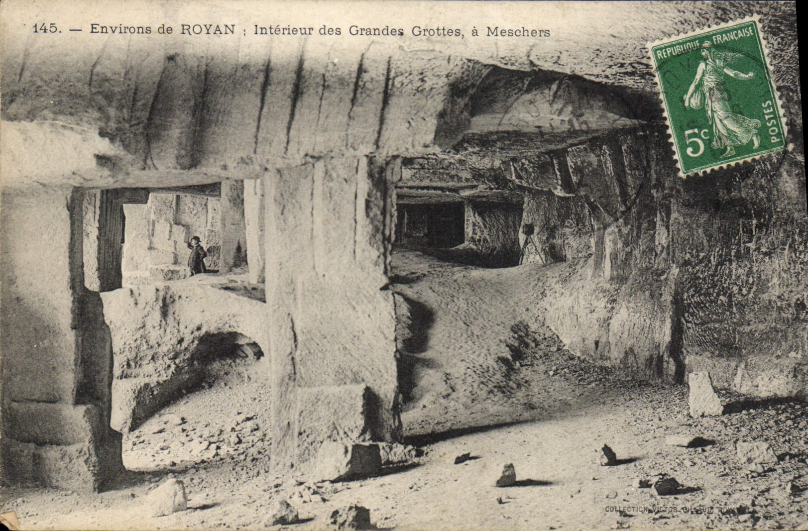 CPA Environs de Royan Interieur des Grandes Grottes a Meschers