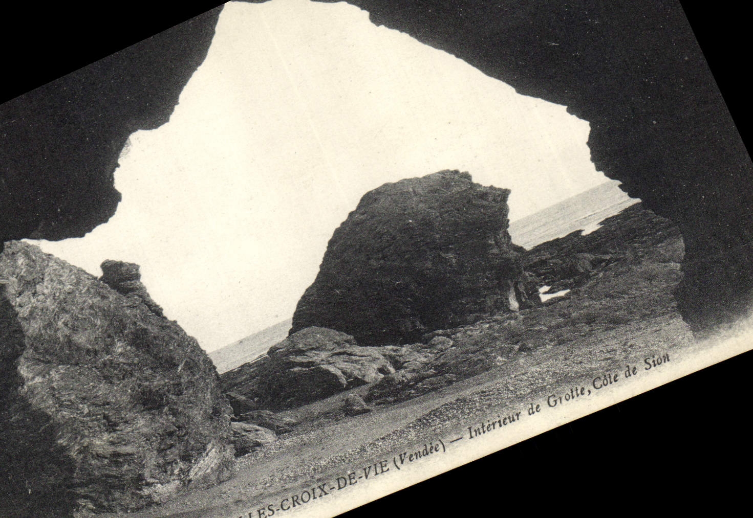 CPA Les Croix de vie (Vendee) Interieur de Grotte cote de Sion
