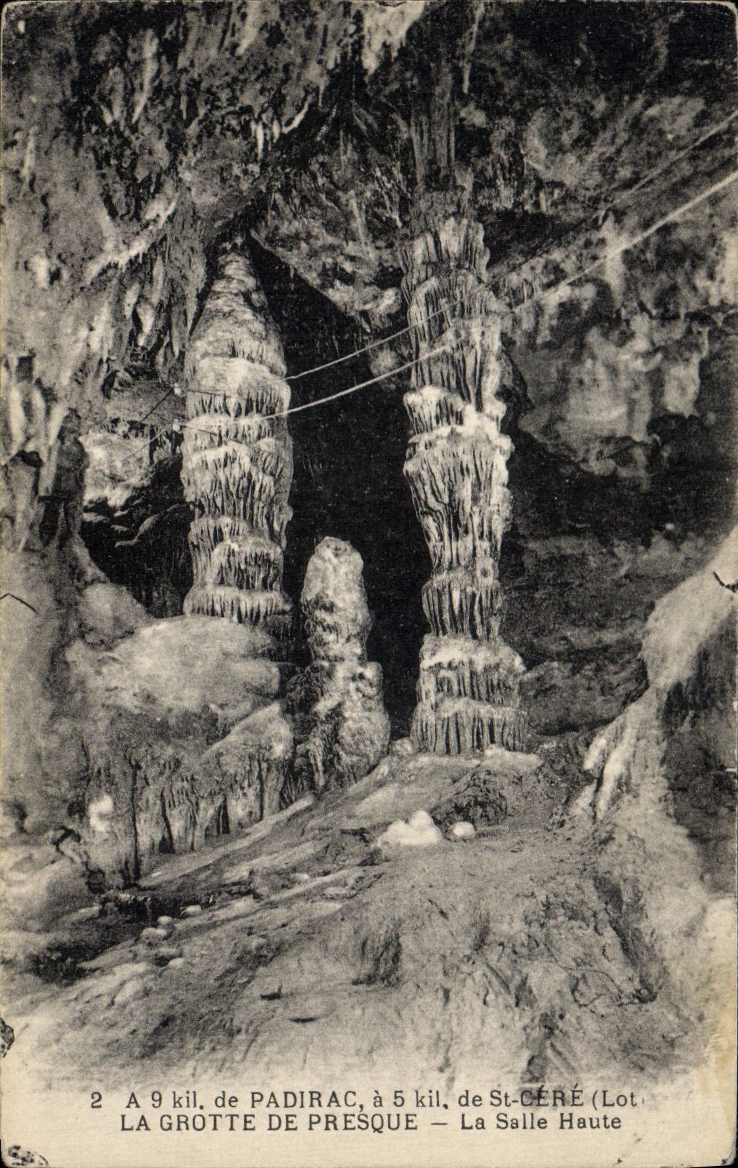 CPA A 9 kil de Padirac a 5 kil de St Cere La Grotte de Presque La Salle Haute