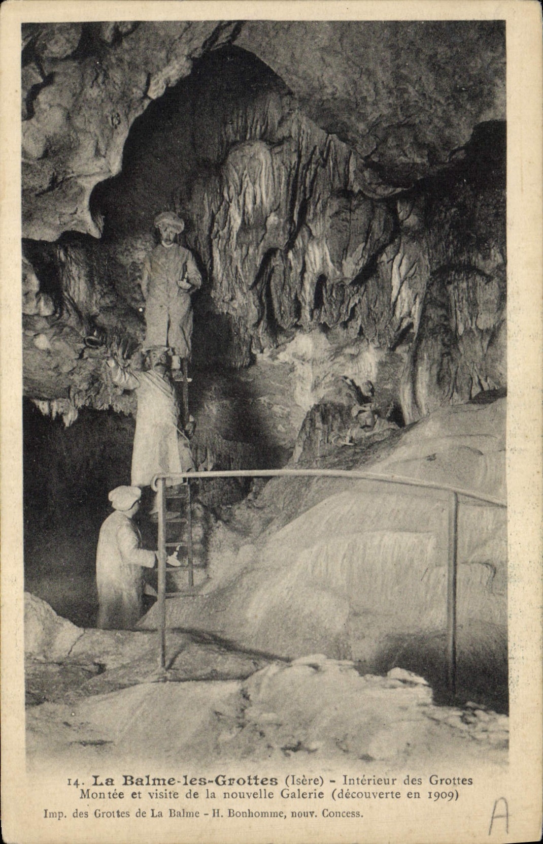 CPA Le Balme les Grottes (Isere) In terieur des Grottes Montee et visite de la nouvelle Galerie (dec