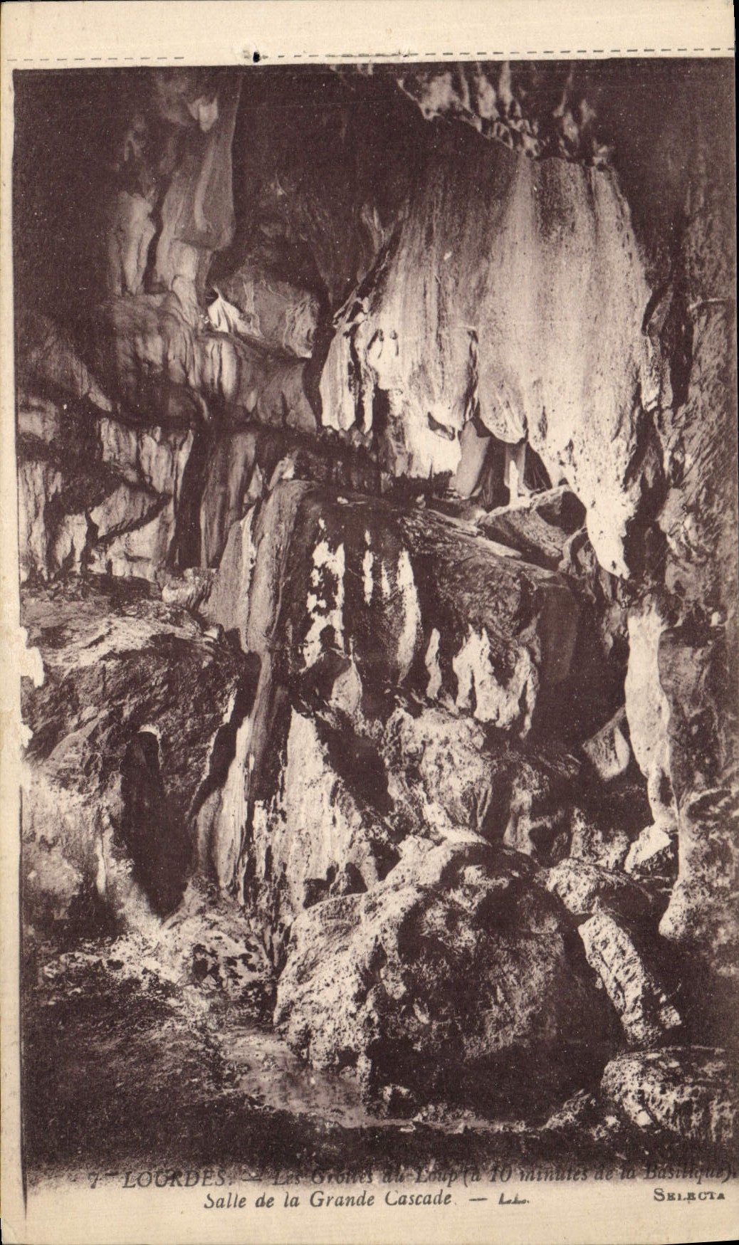 CPA Lourdes Les Grottes du Loup Salle de la Grande Cascade 