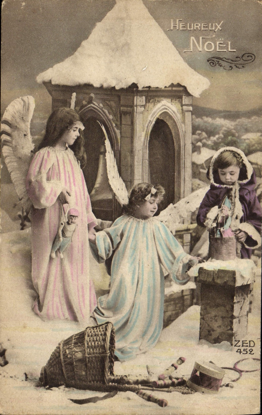 CPA Fantaisie Enfants Poupee Heureux Noel Ange