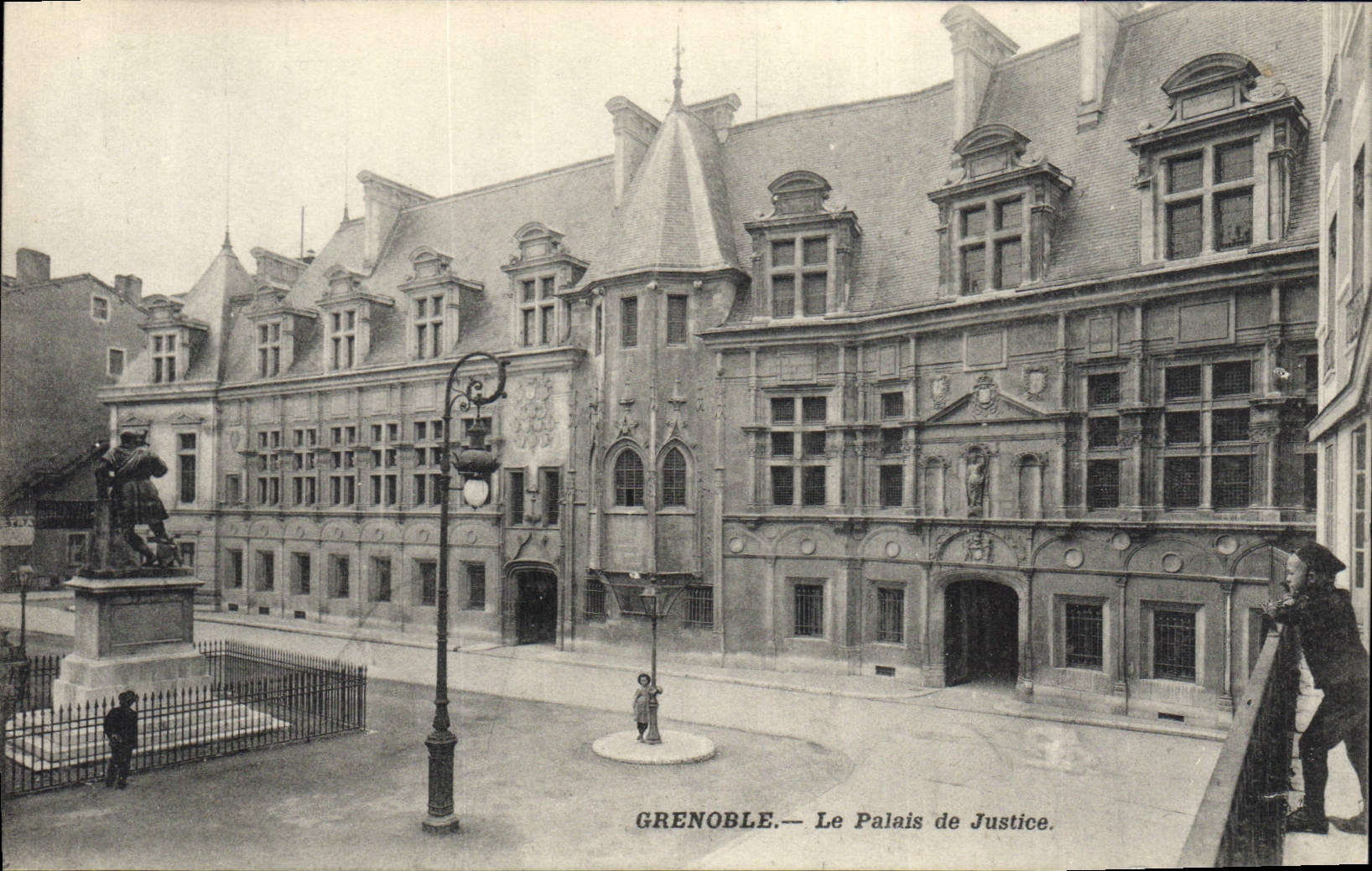 CPA Grenoble Le Palais de Justice 