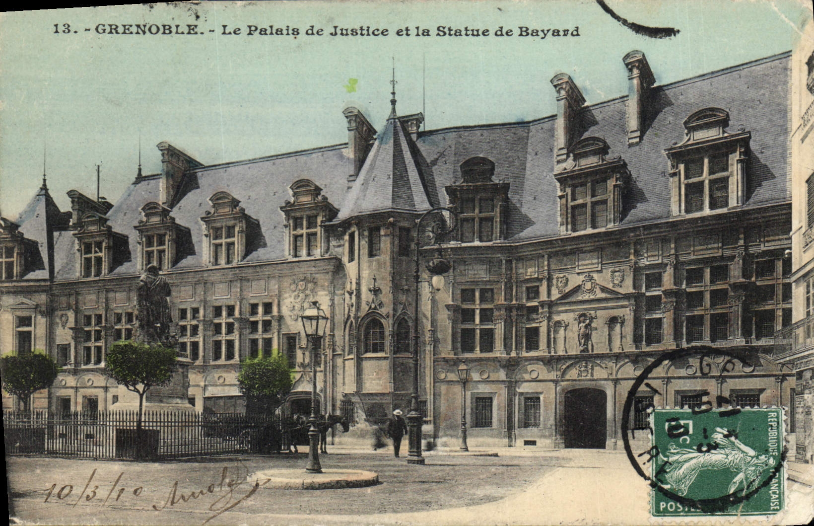 CPA Grenoble Le Palais de Justice et la Statue de Bayard 