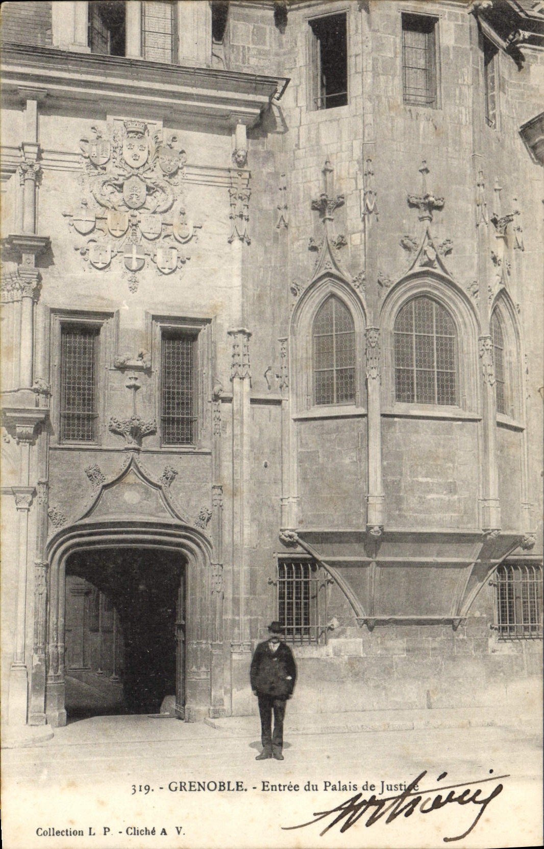 CPA Grenoble Entree du Palais de Justice 