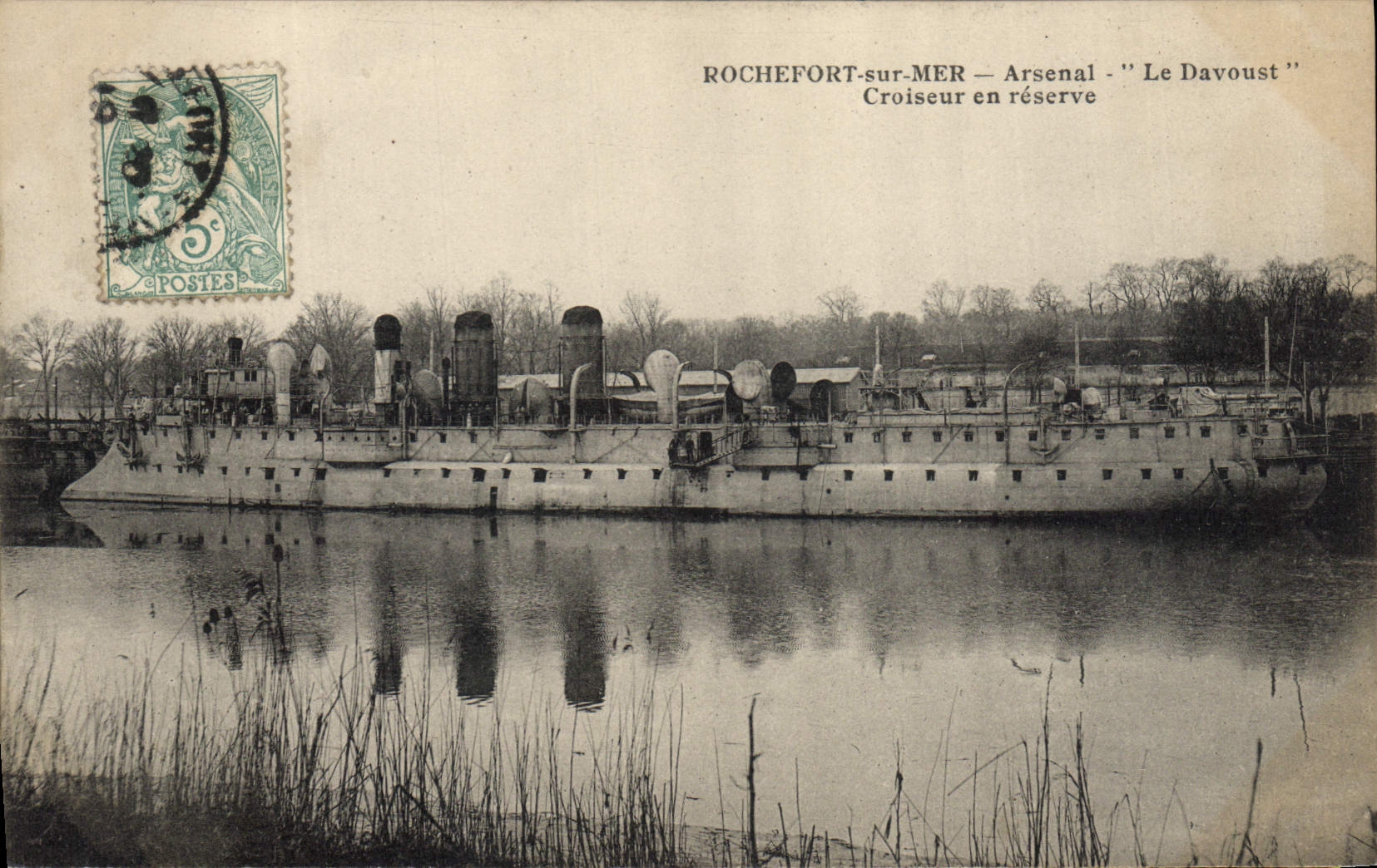 CPA Bateau de guerre Rochefort sur Mer Arsenal Le Davoust 