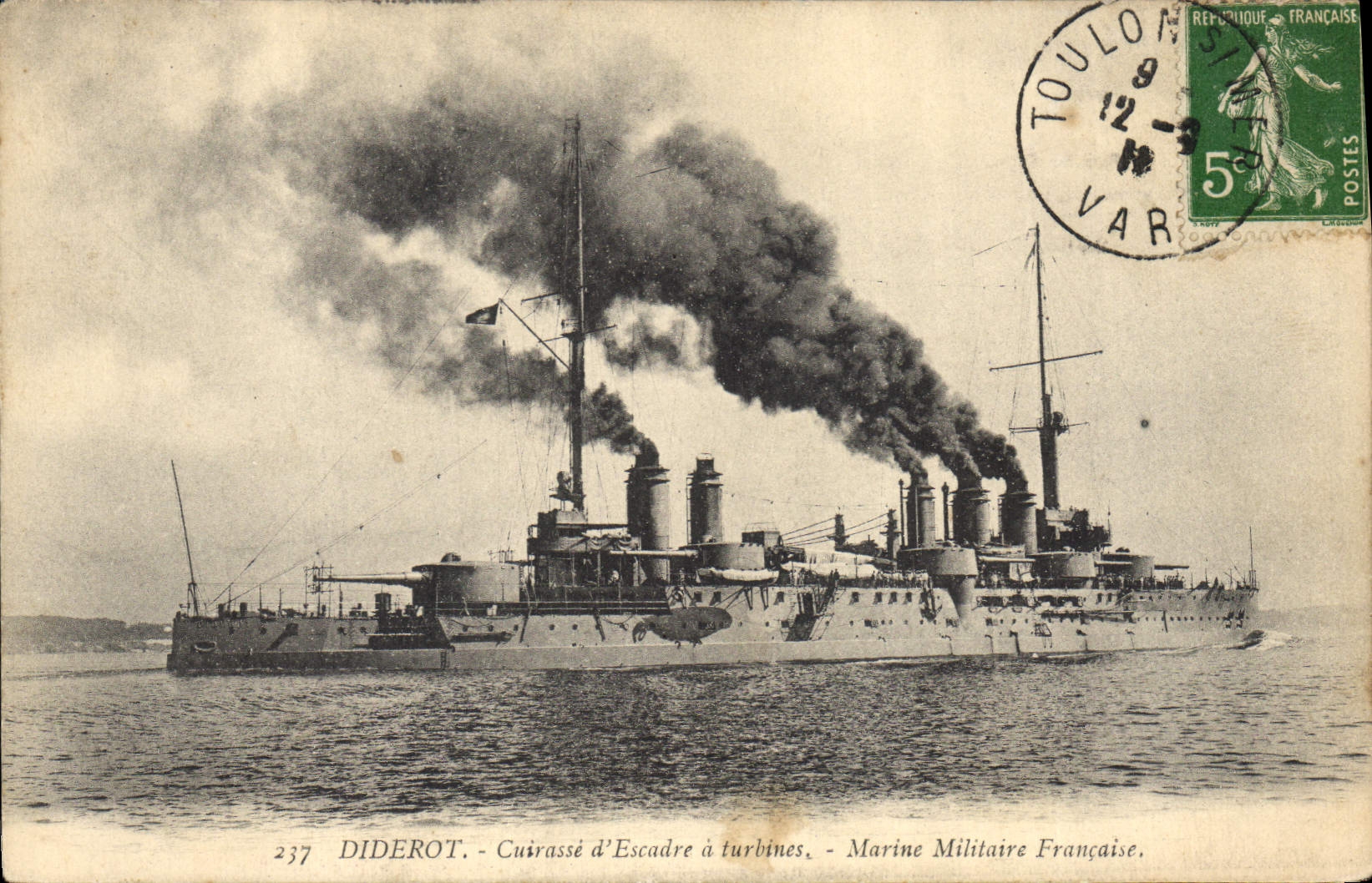 CPA Bateau de guerre Diderot Cuirasse D'Escadre a turbines 