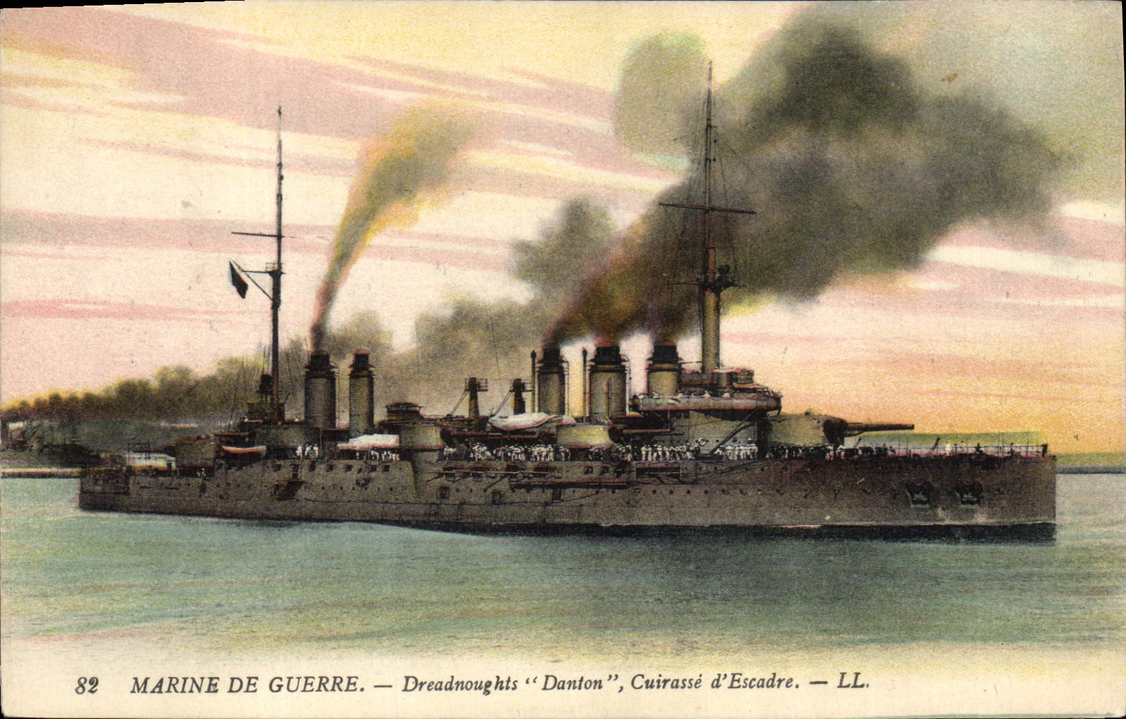 CPA Bateau de guerre Marine de Guerre Dreadnoughts Danton Cuirasse Descadre 