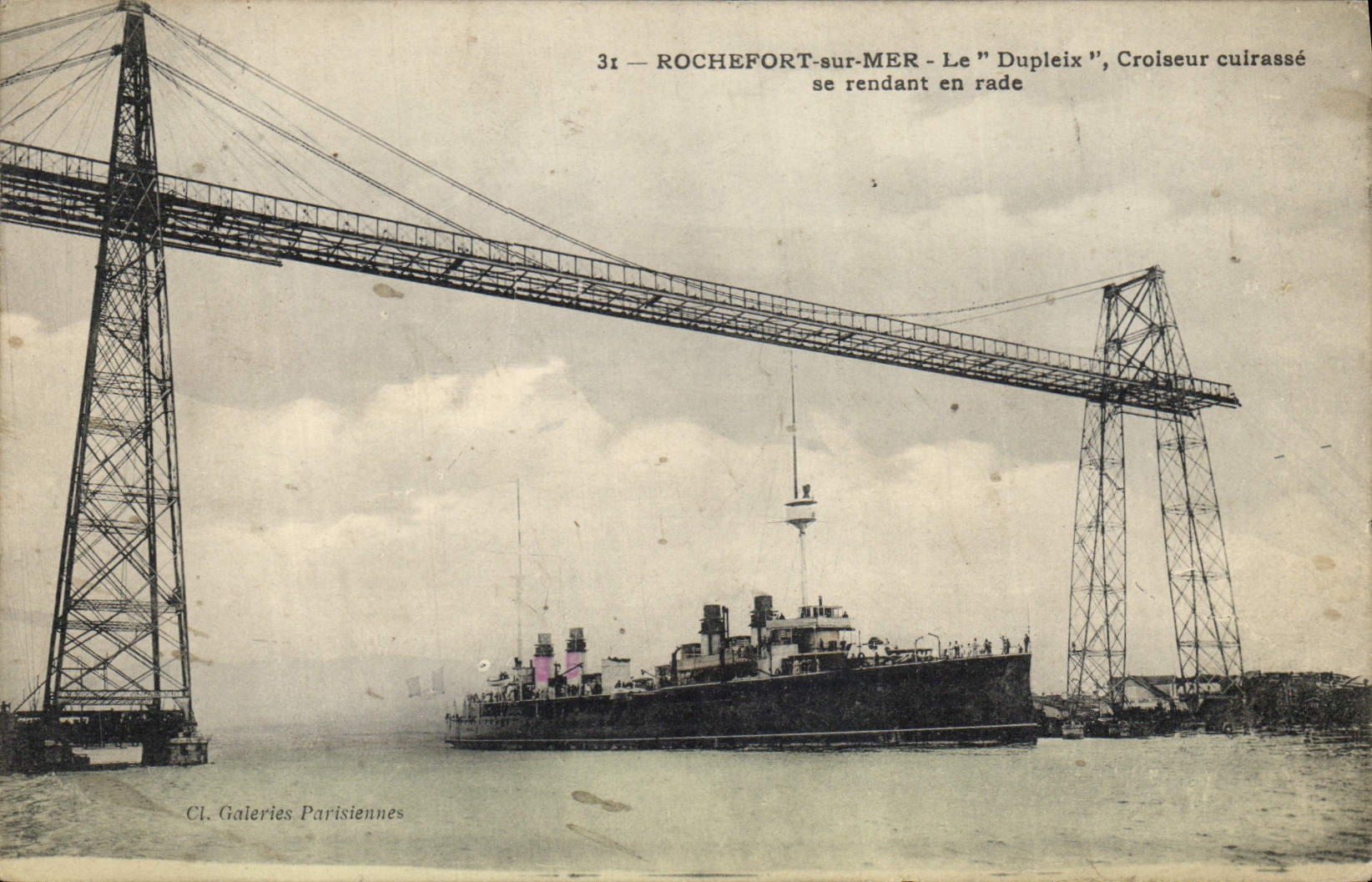 CPA Bateau de guerre Rochefort sur Mer Le Dupleix Croiseur Cuirasse se rendannt en rade