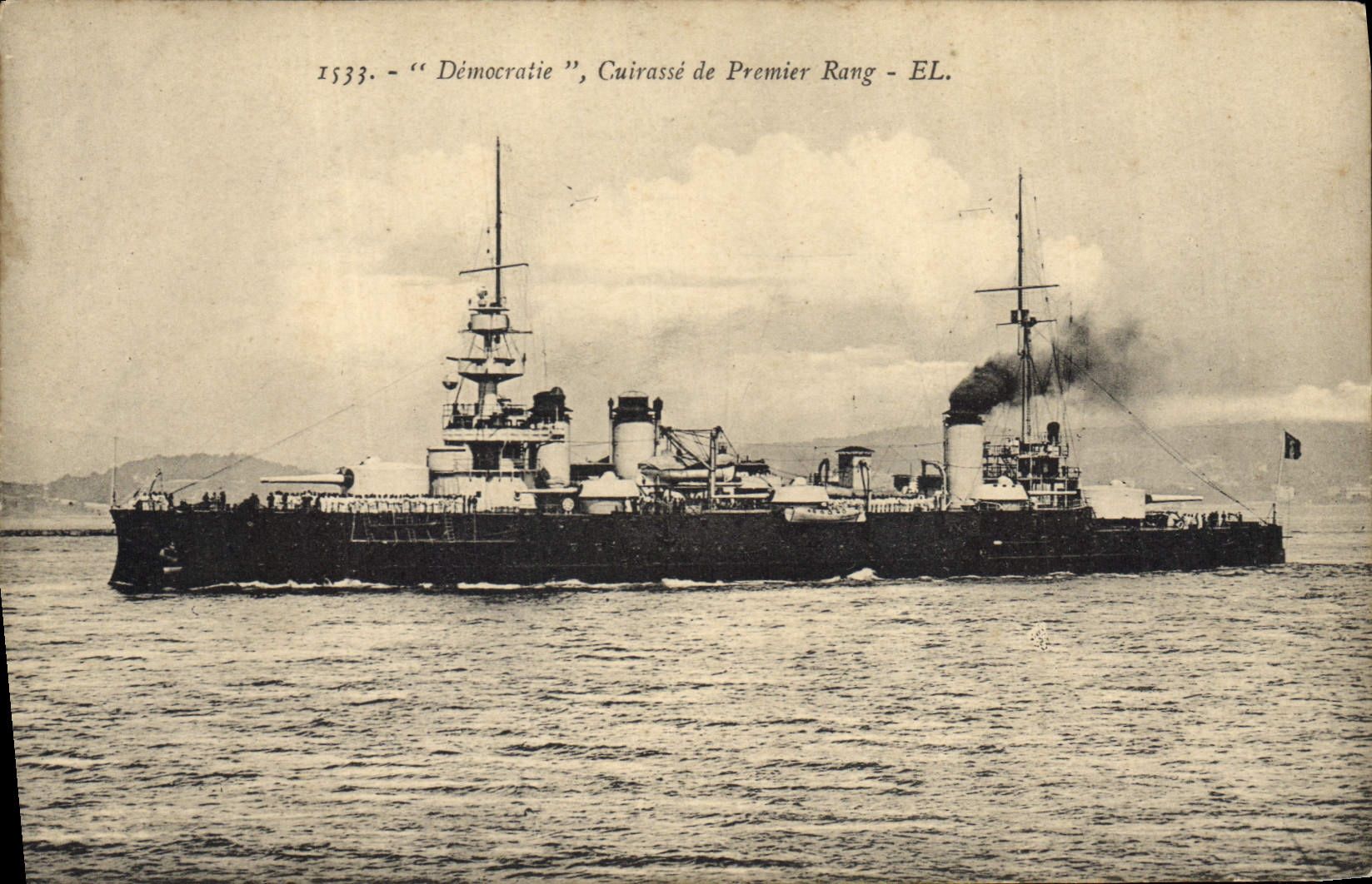 CPA Bateau de guerre Democratie Cuirasse de premier Rang 