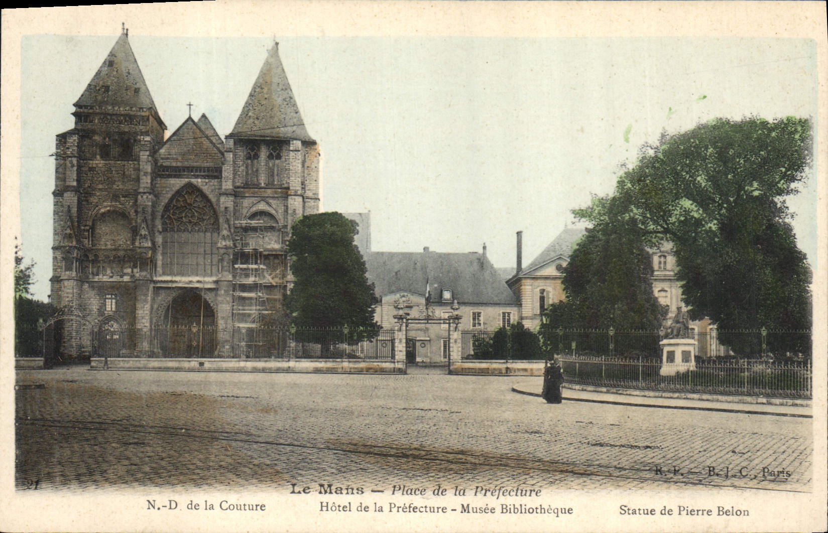 CPA Le Mains Place de la Prefecture 