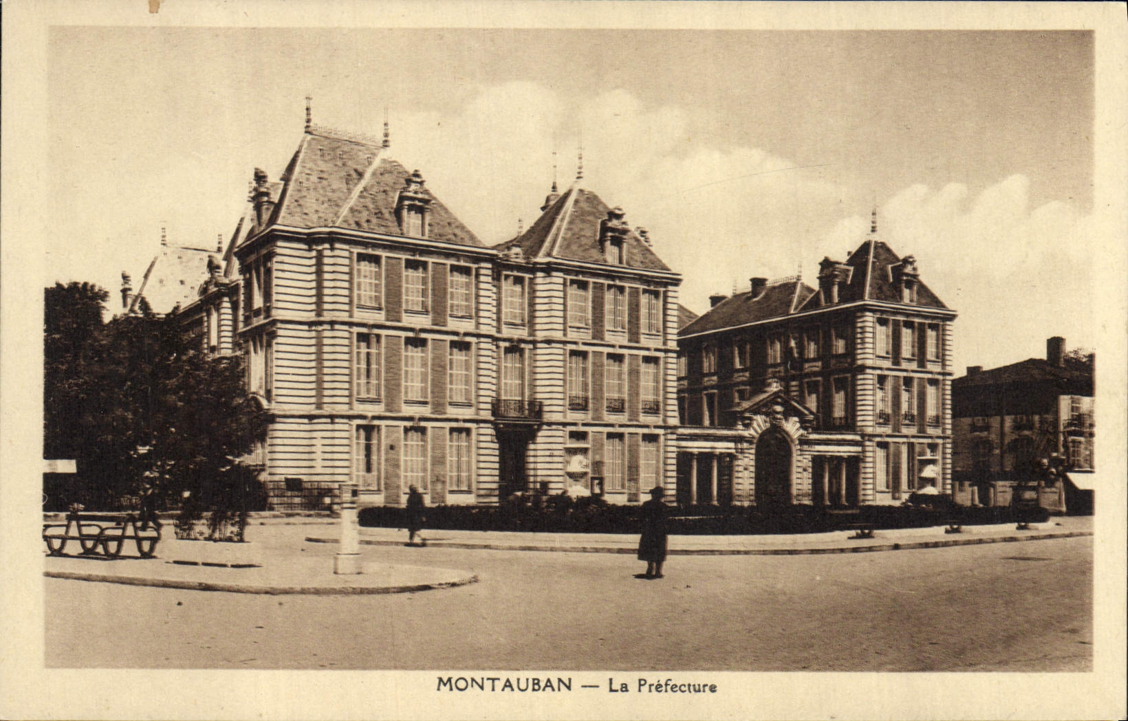 CPA Montauban la Prefecture 