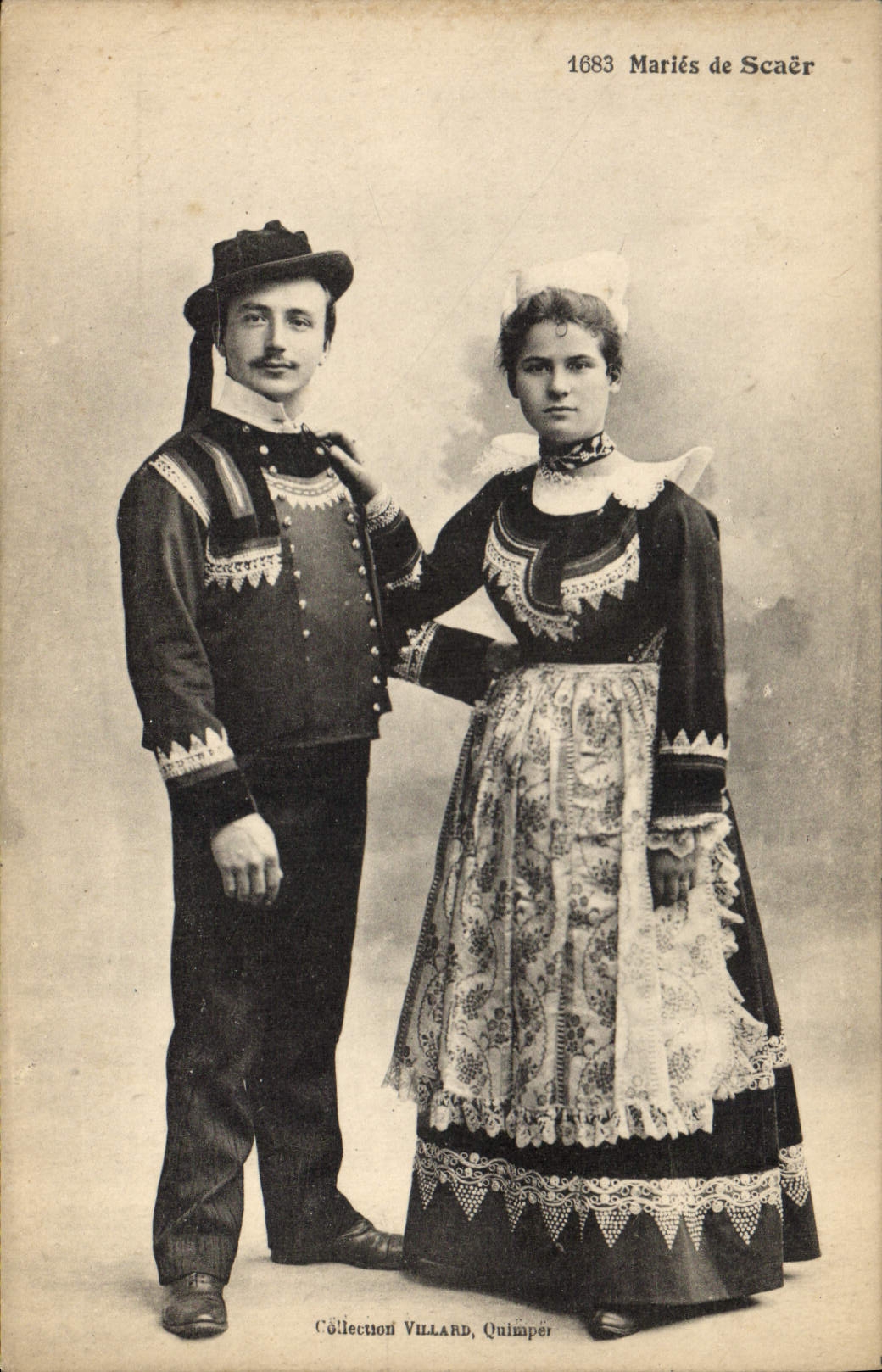 CPA Folklore Maries de Scaer Mariage