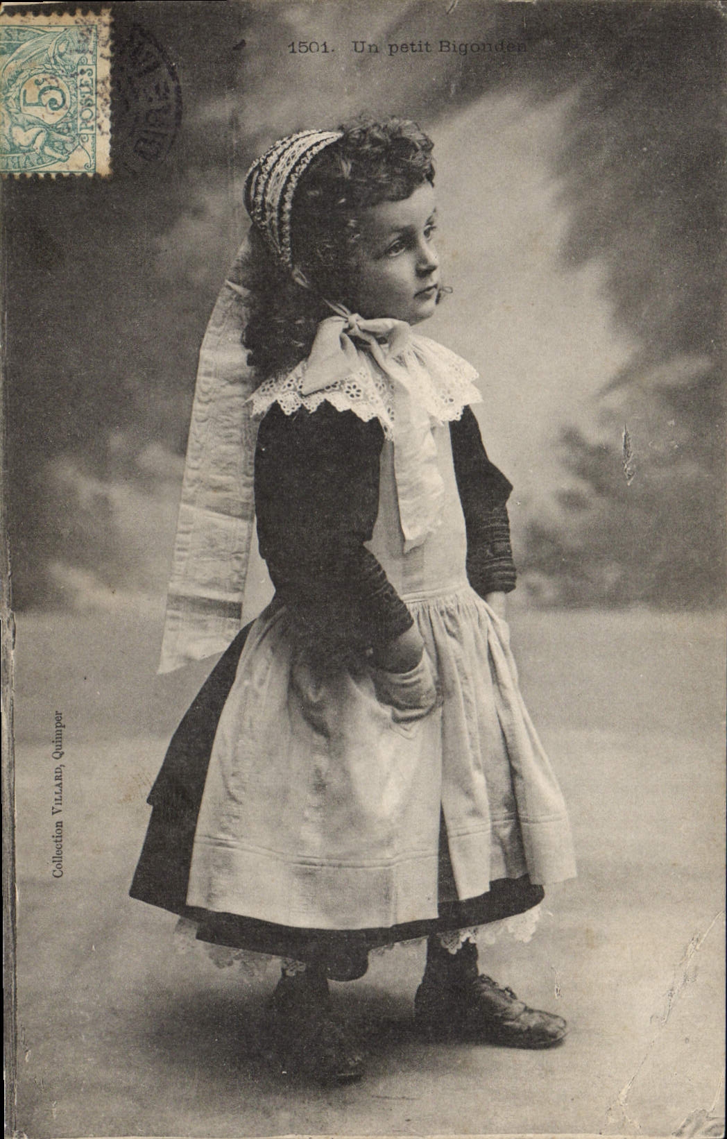 CPA Folklore Un petit Bigouden 