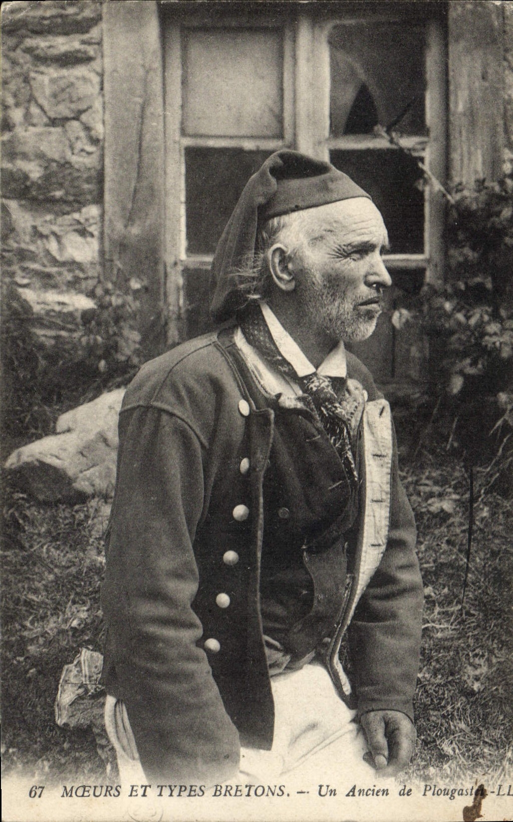 CPA Folklore Mceurs et types Bretons un ancien de Plougastel 
