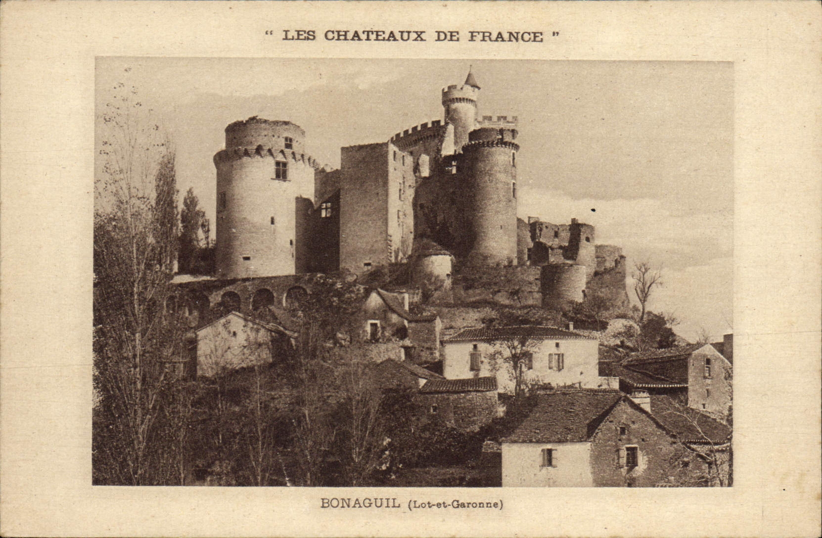 CPA Les Chateaux de France Bonaguil lot et garonne