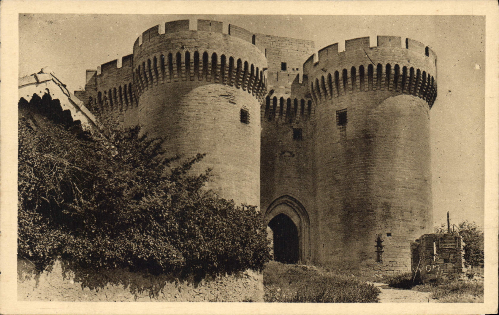 CPA La Douce France Villeneuve les Avignon Port fortifiee du fort Saint Andre