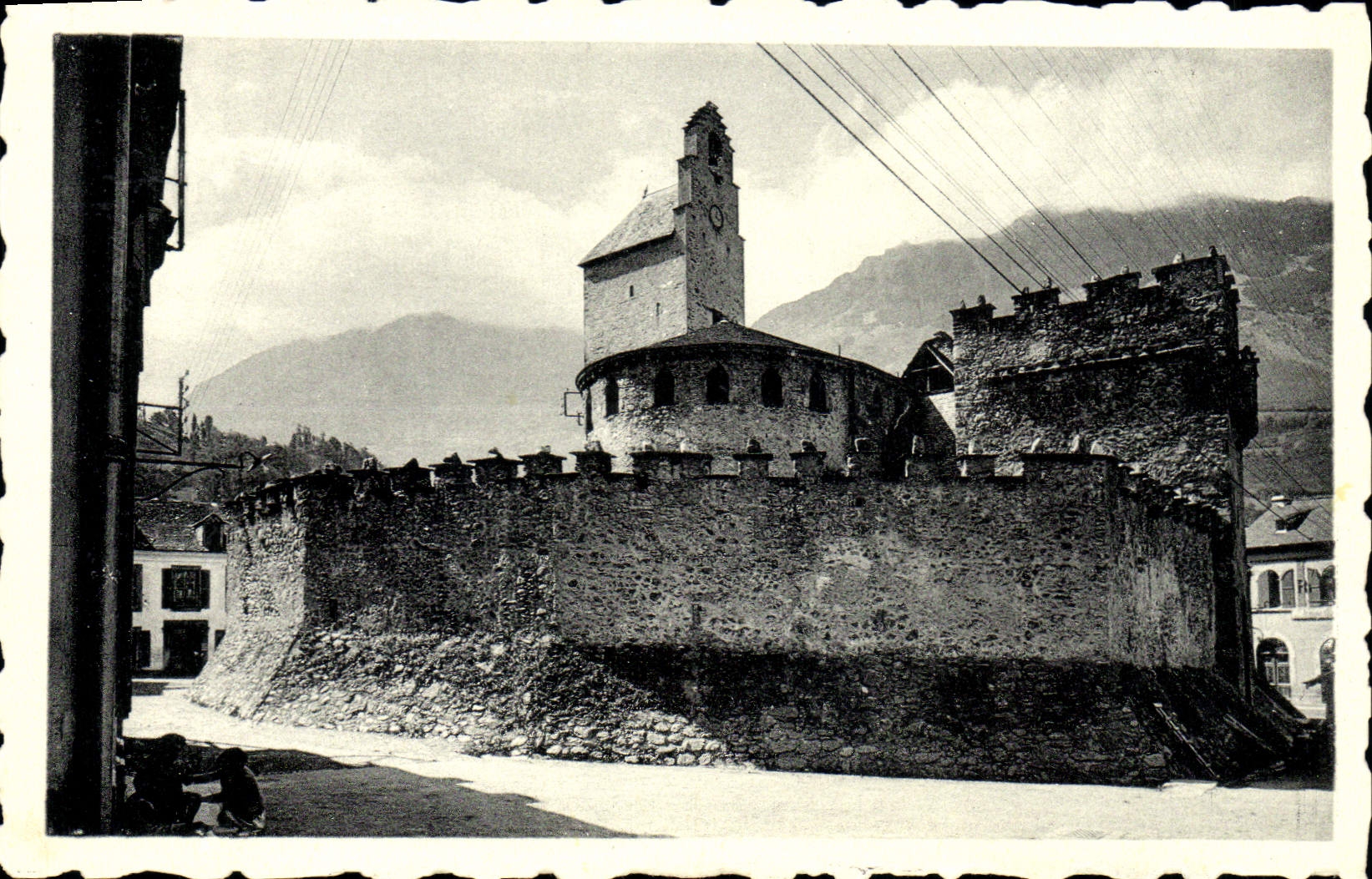 CPA Luz Eglise Fortifiee 