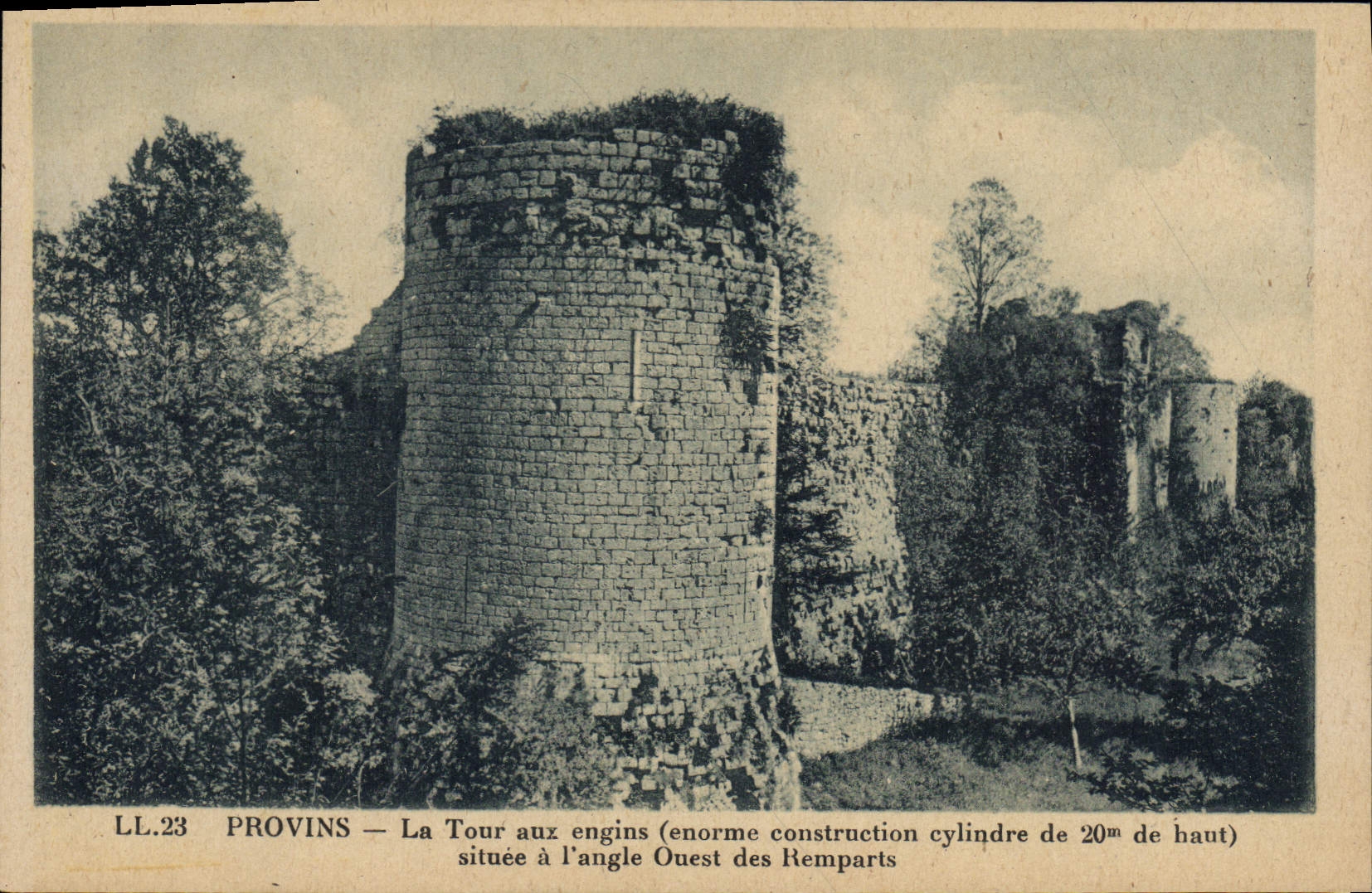 CPA Provins La tour au engins 