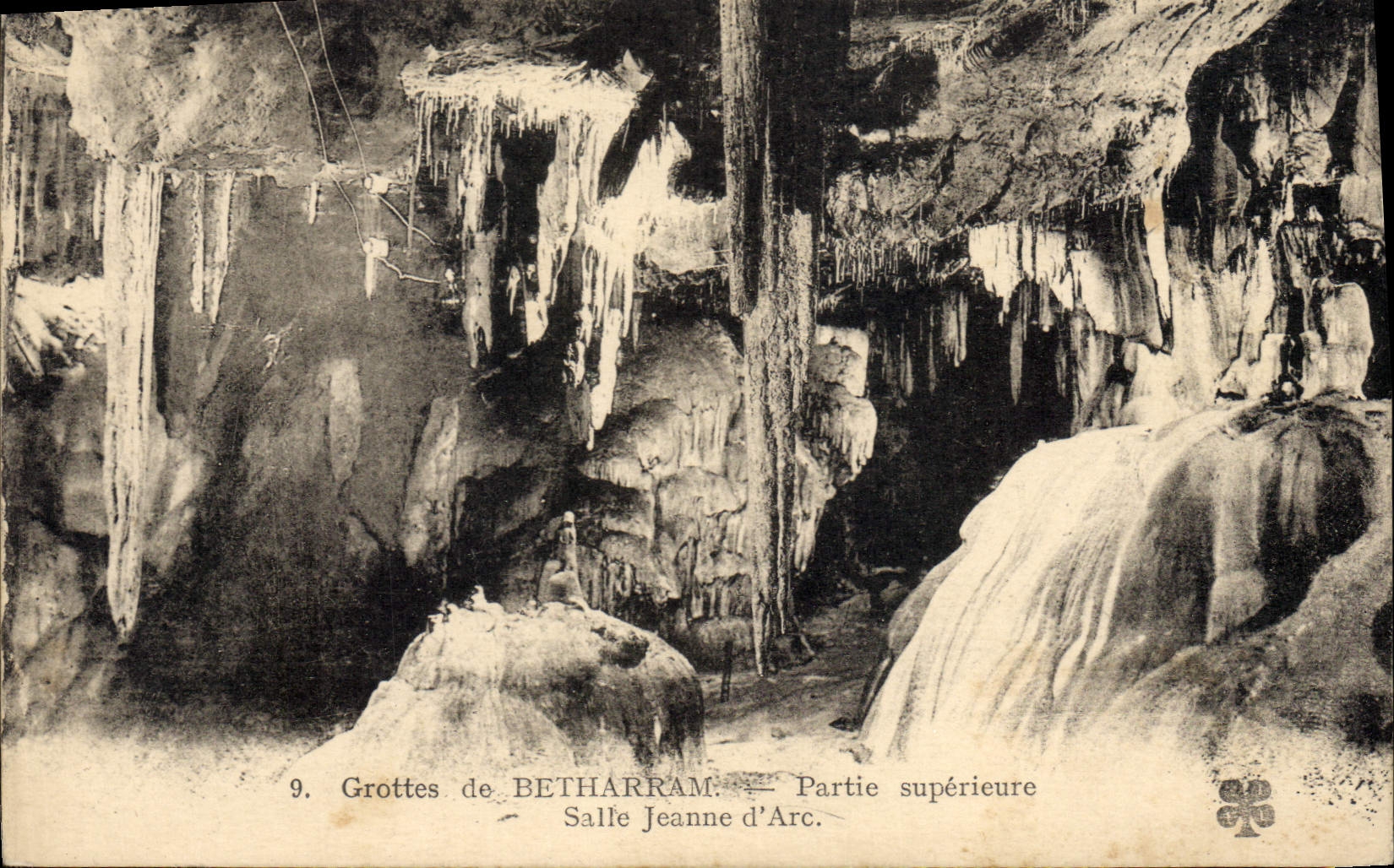 CPA Grottes de Betharram partie superieure salle Jeanne d'Arc