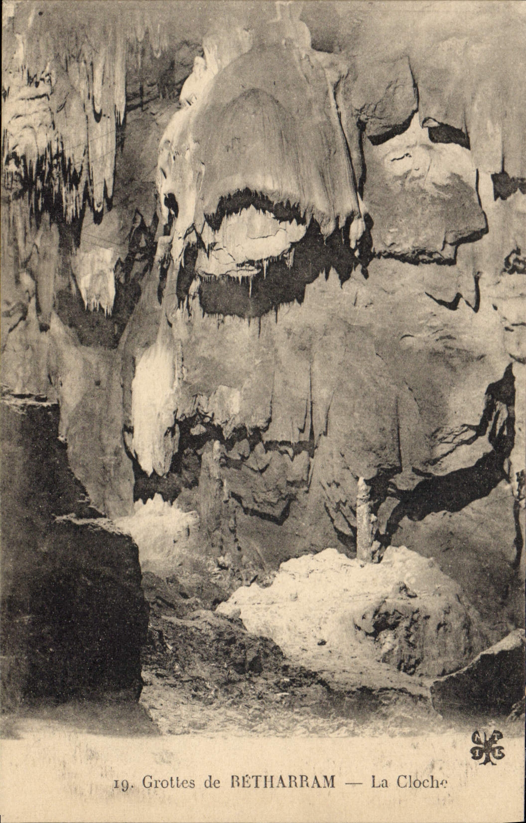 CPA Grottes de Betharram la Cloche 