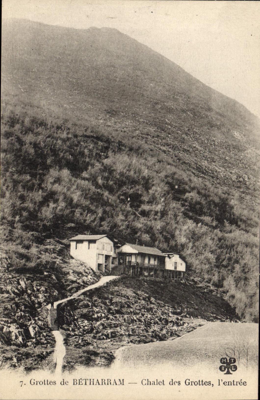 CPA Grottes de Betharram  Chalet des Grottes l'entree