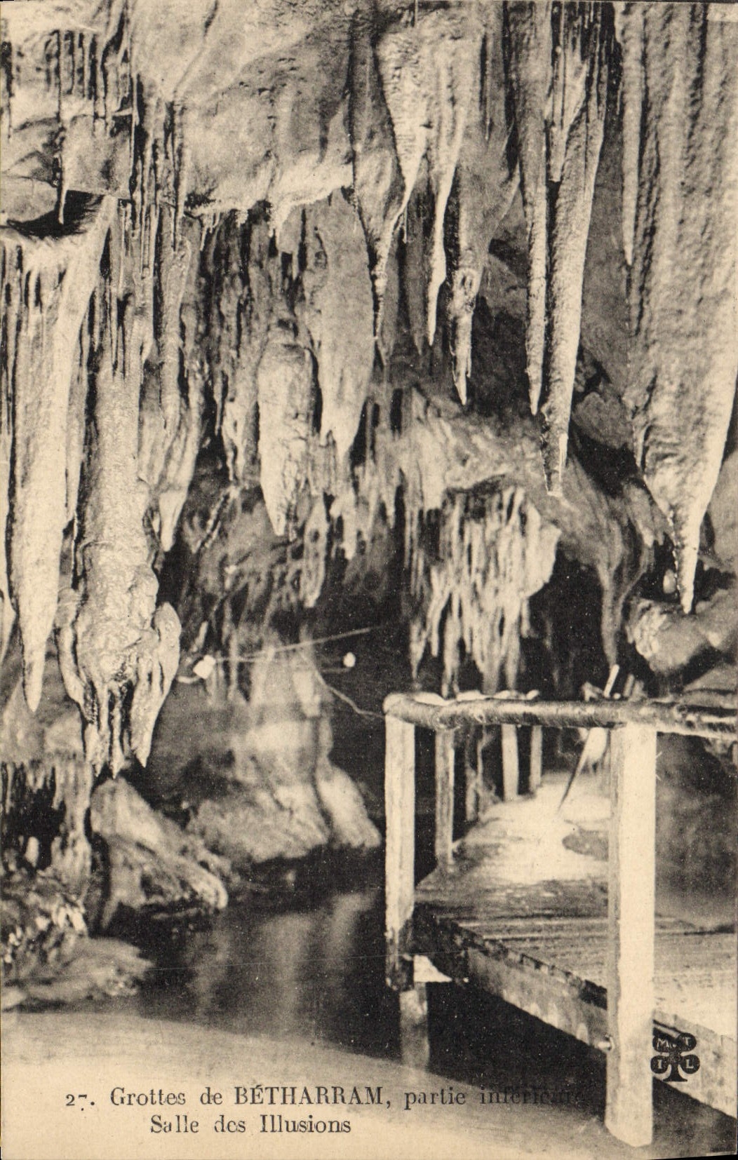 CPA Grottes de Betharram partie interieure salle des Illusions