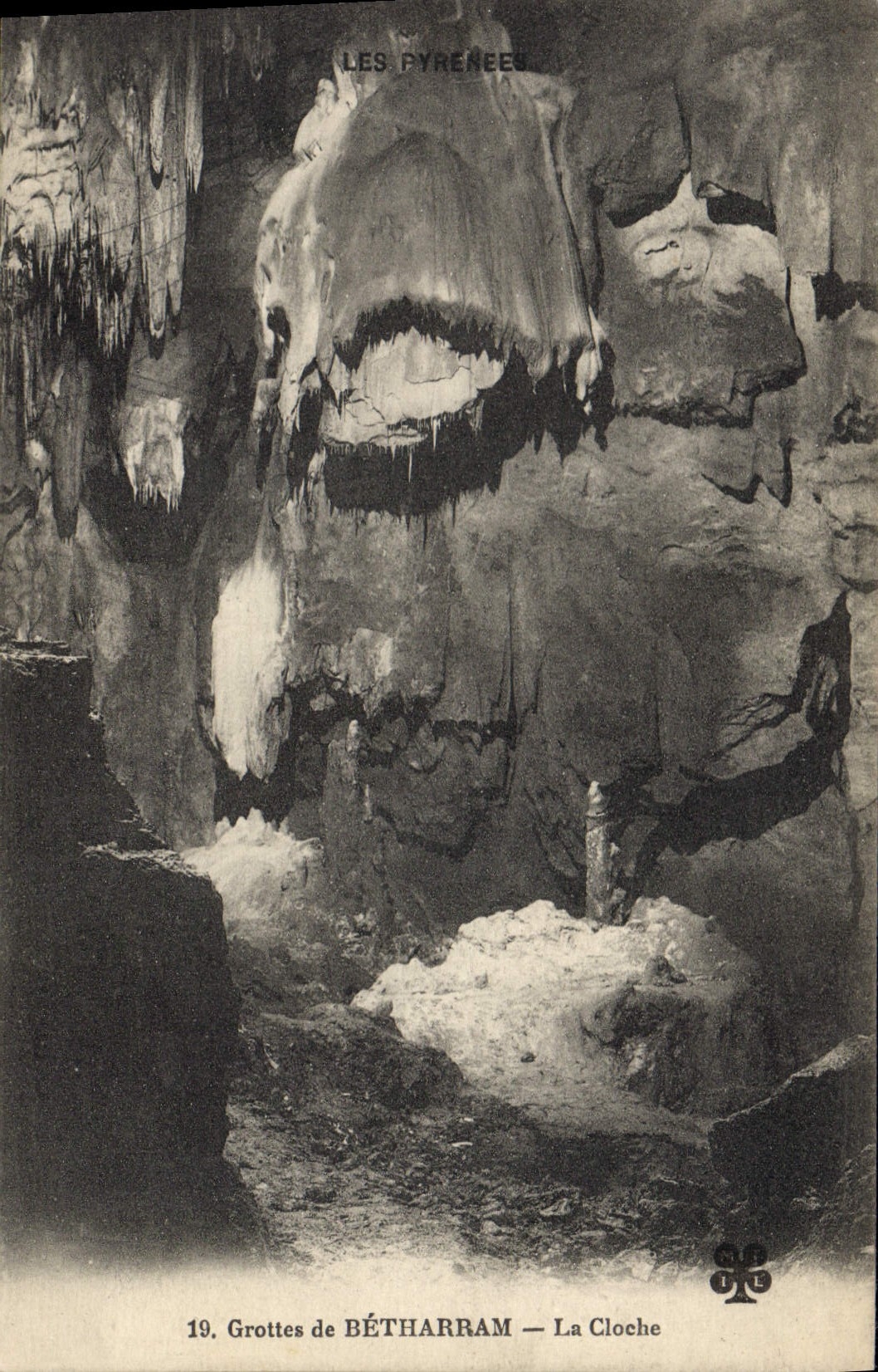 CPA Grottes de Betharram la Cloche 