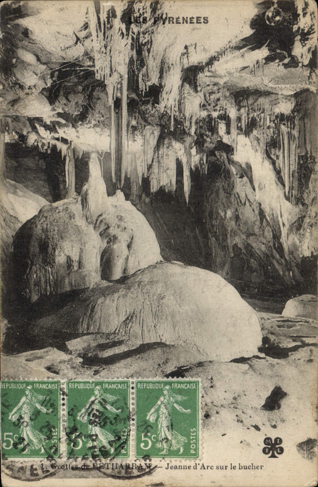 CPA Grottes de Betharram Jeanne d'Arc sur le bucher